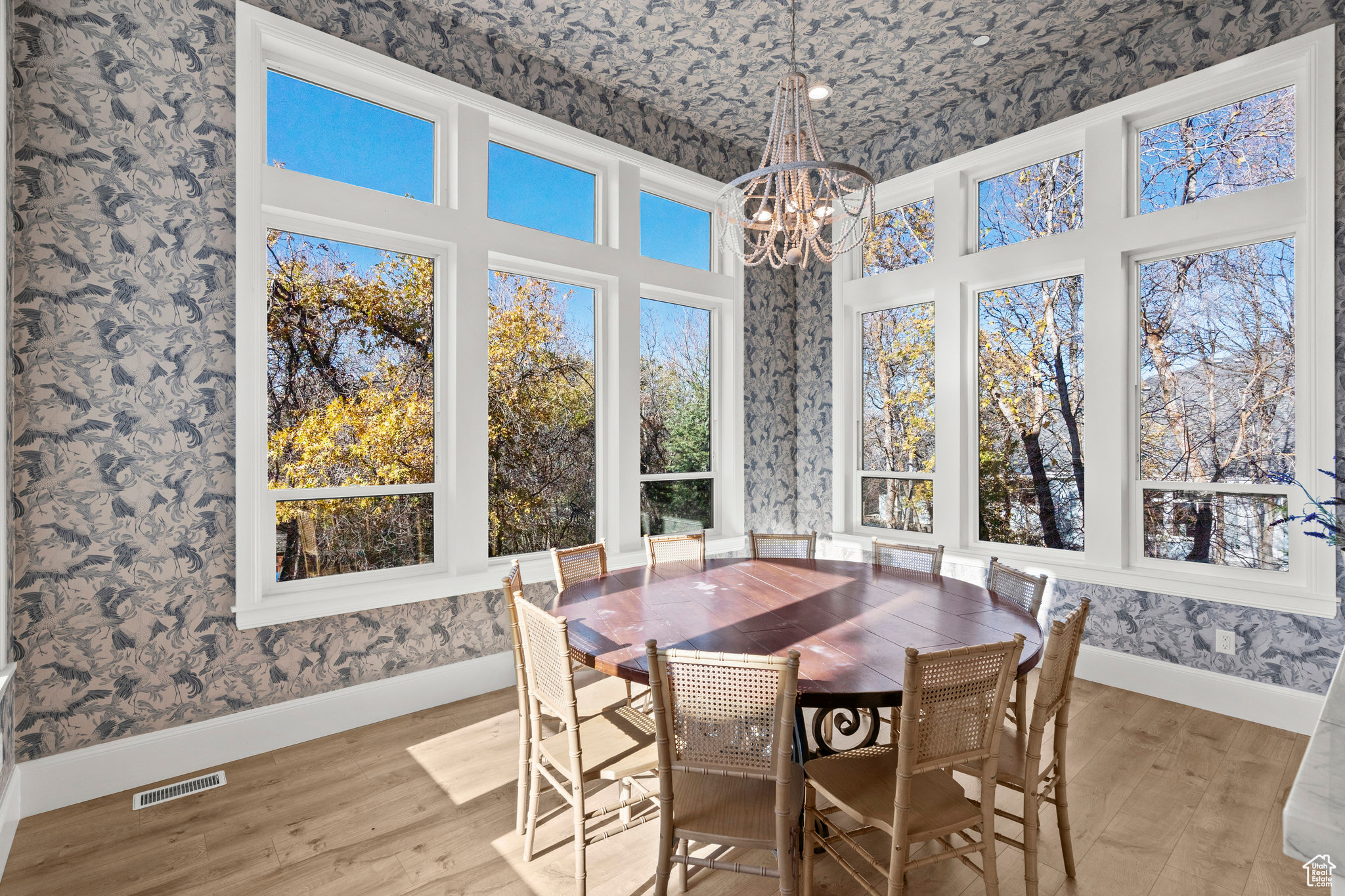 WOODLAND HILLS - Residential