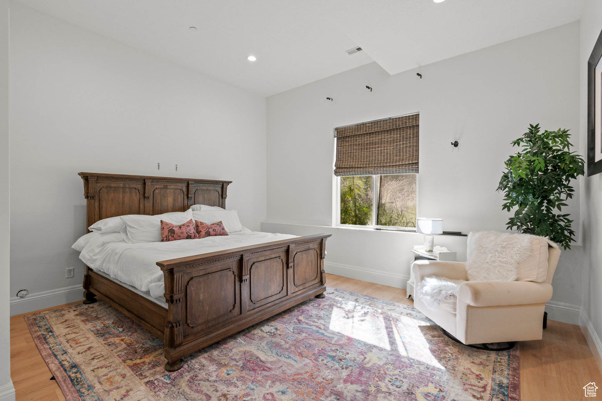 WOODLAND HILLS - Residential