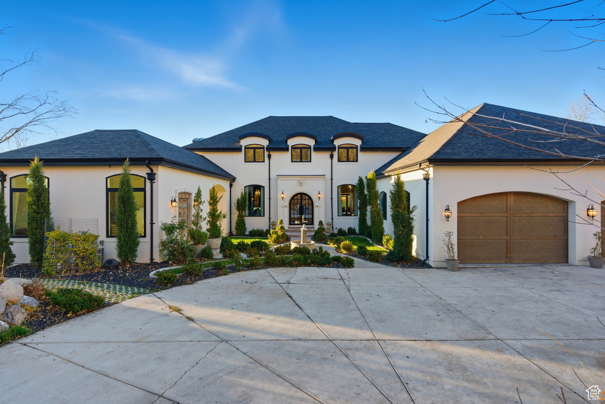 WOODLAND HILLS - Residential