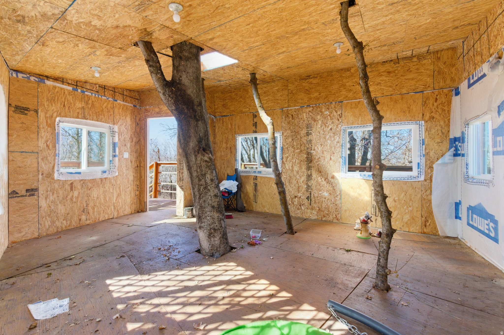 WOODLAND HILLS - Residential