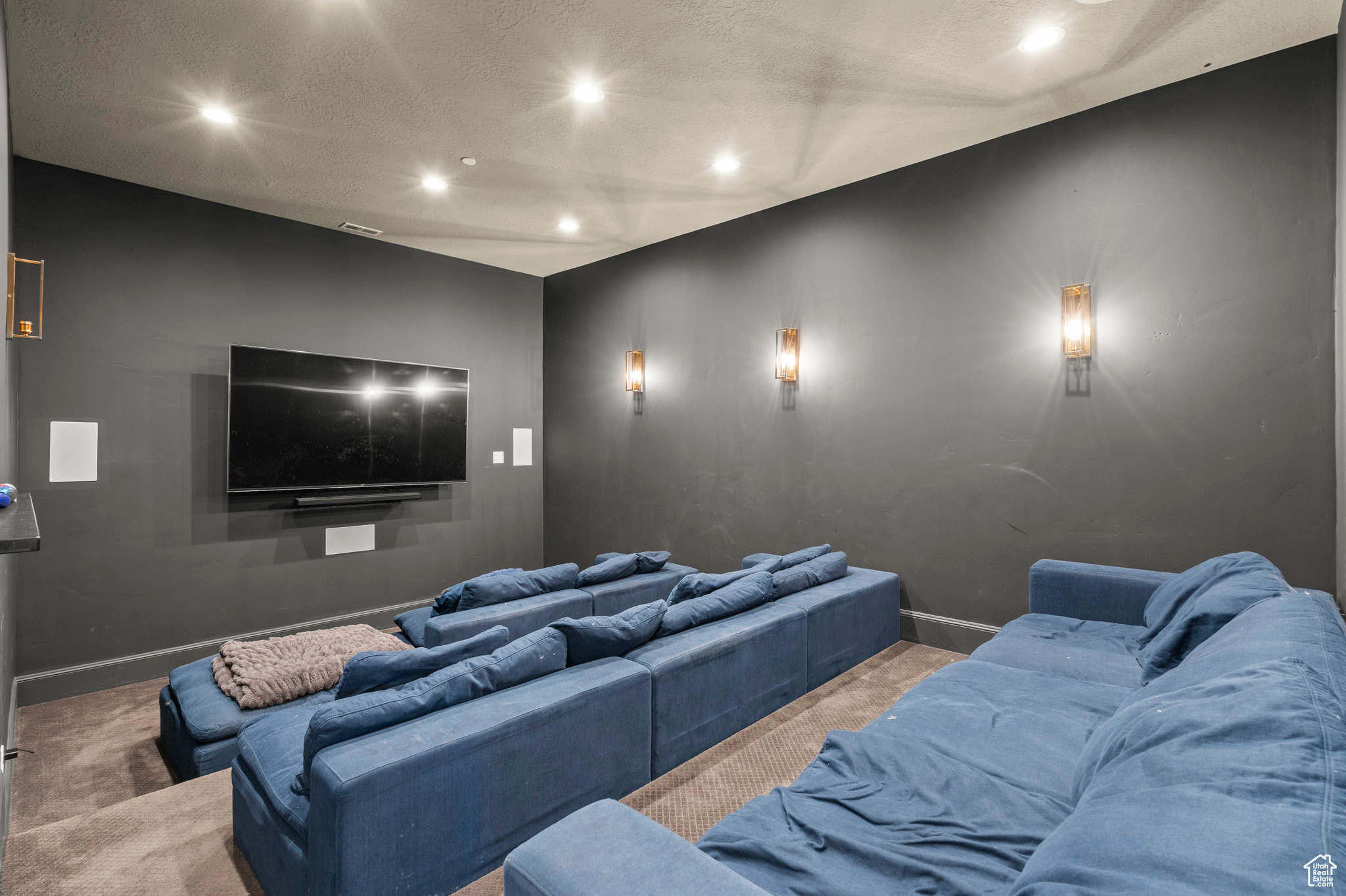 WOODLAND HILLS - Residential