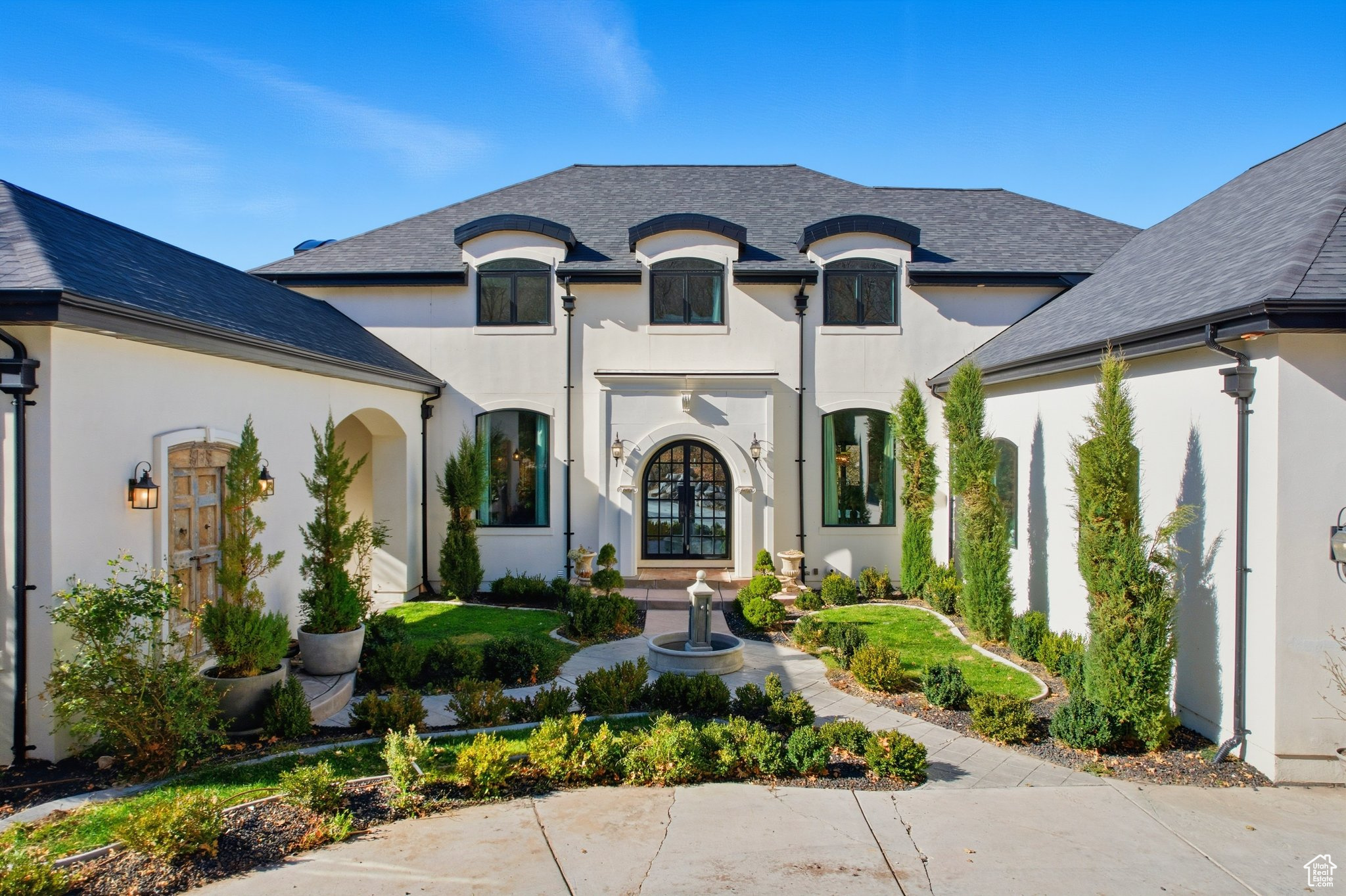 WOODLAND HILLS - Residential