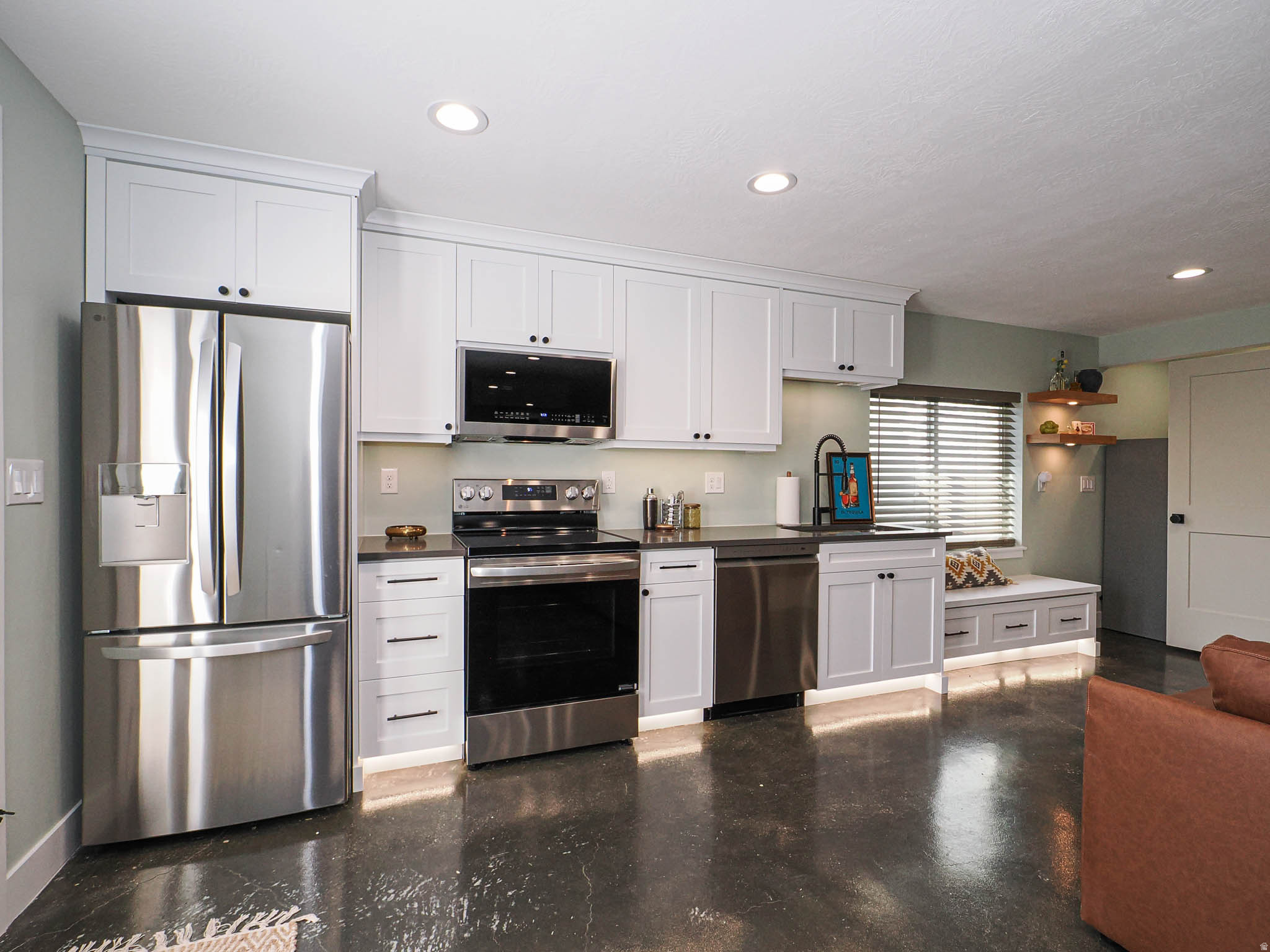 RIVERTON COVE - Residential