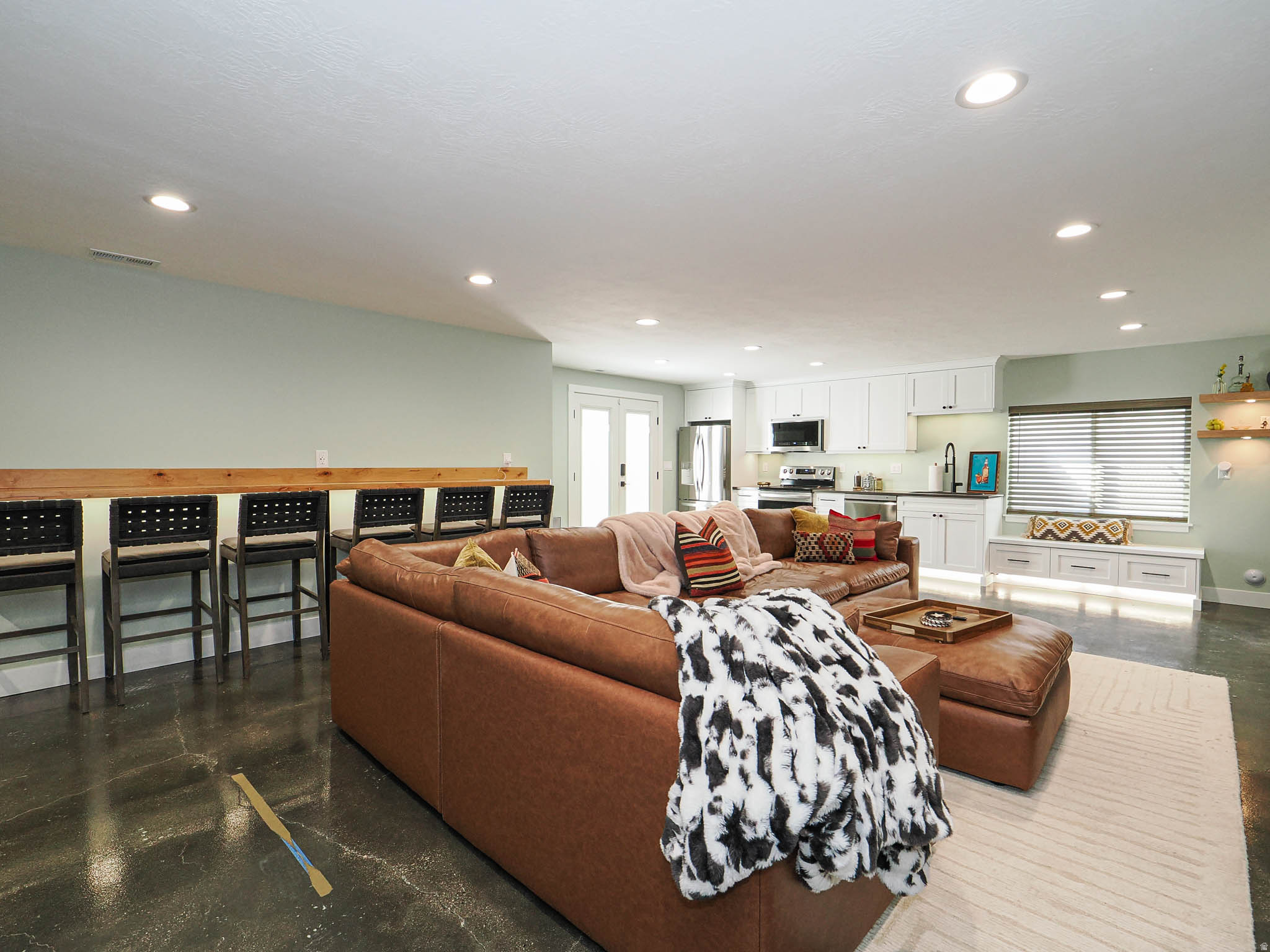 RIVERTON COVE - Residential