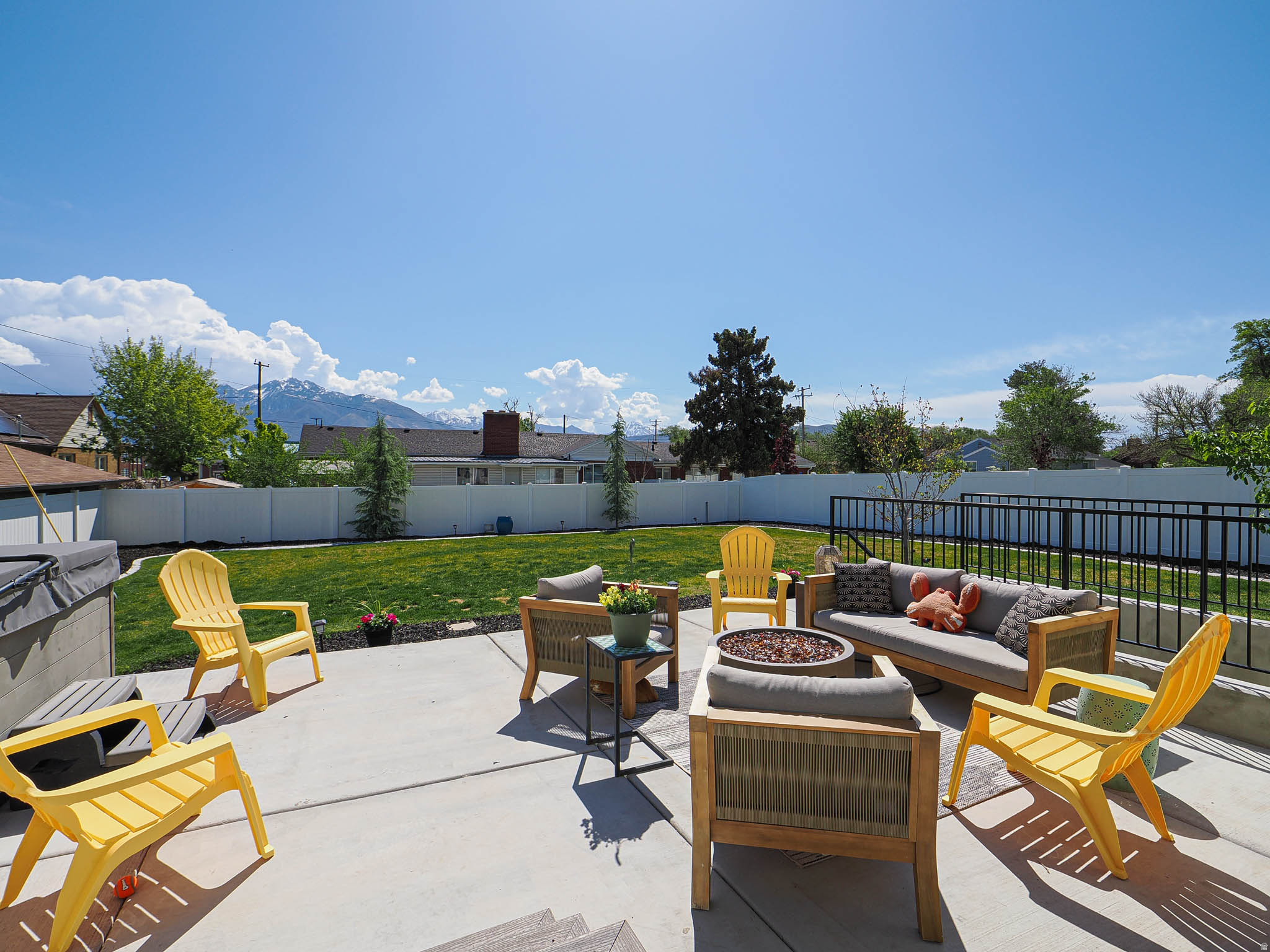 RIVERTON COVE - Residential