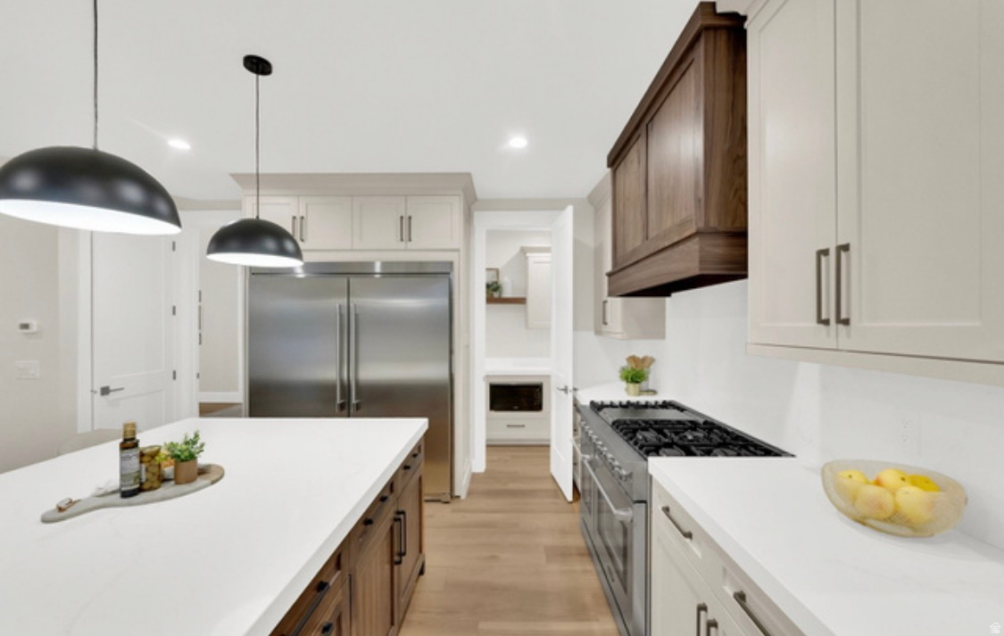 WILSHIRE ESTATES - Residential