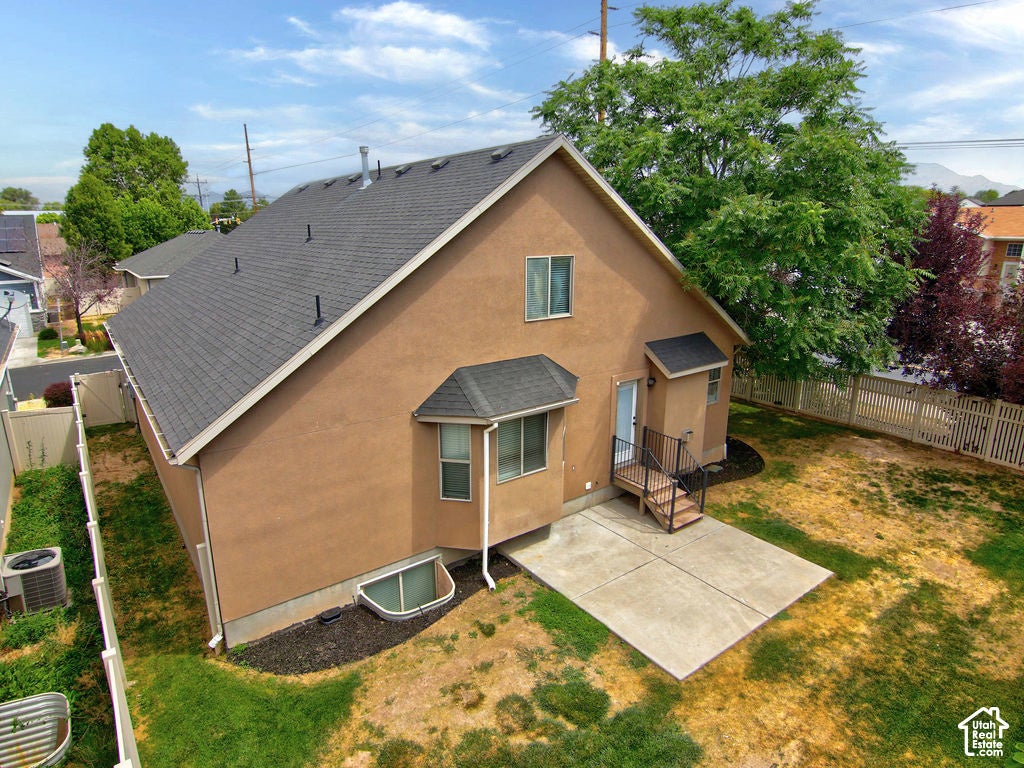 Photo of 1013 W 250 N, Clearfield, UT 84015 (MLS # 2192238)