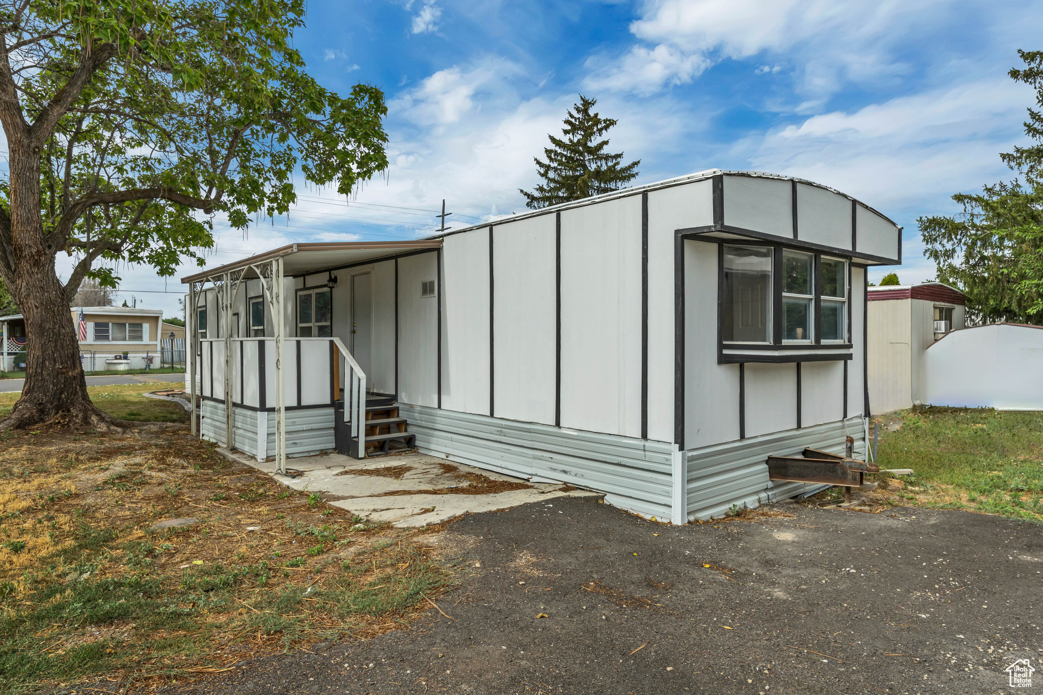 SANDEE VILLAGE - Residential