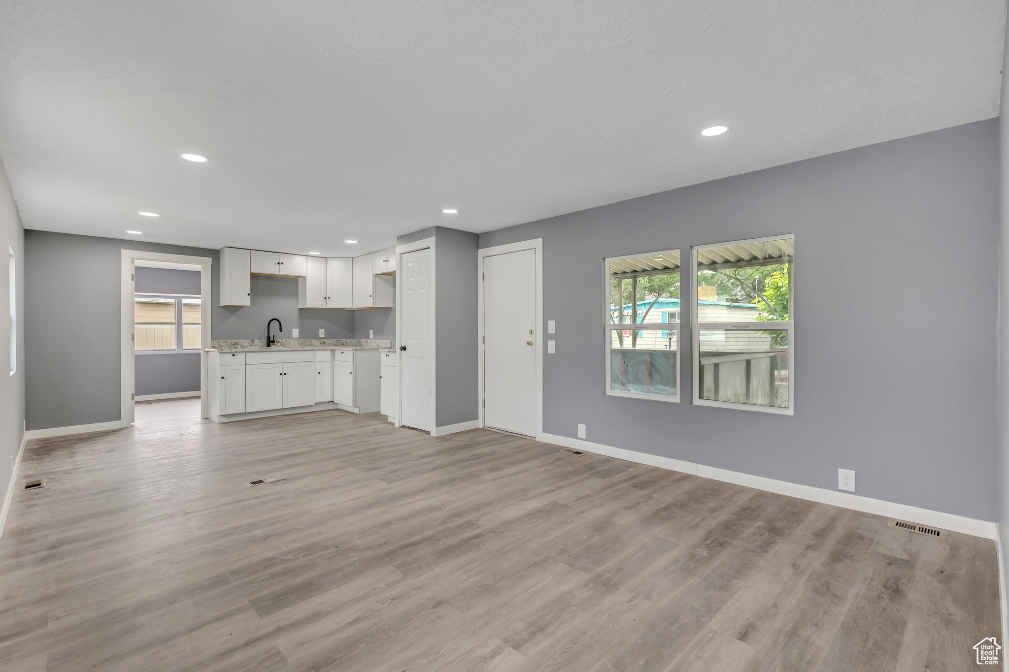 SANDEE VILLAGE - Residential