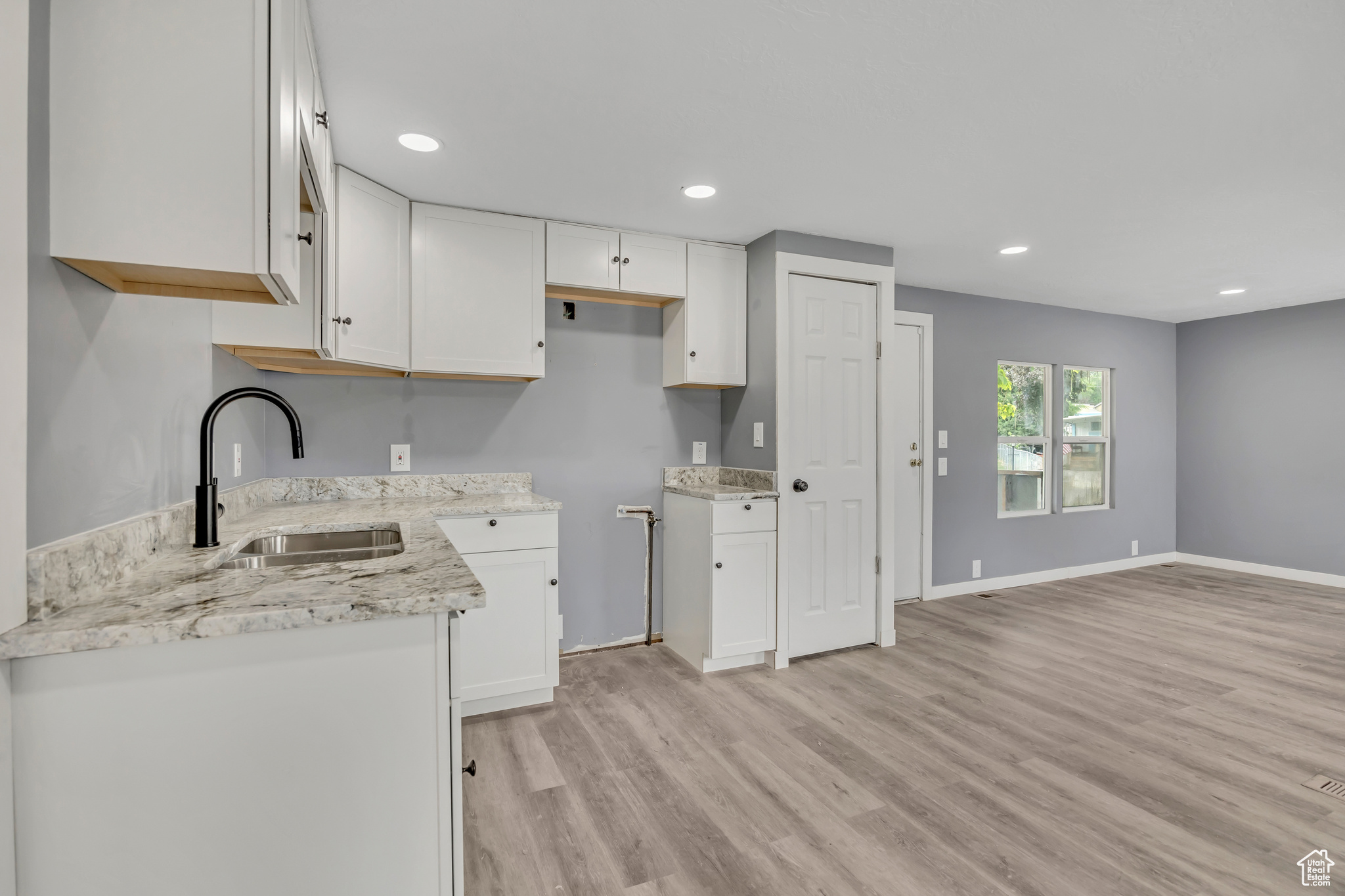 SANDEE VILLAGE - Residential