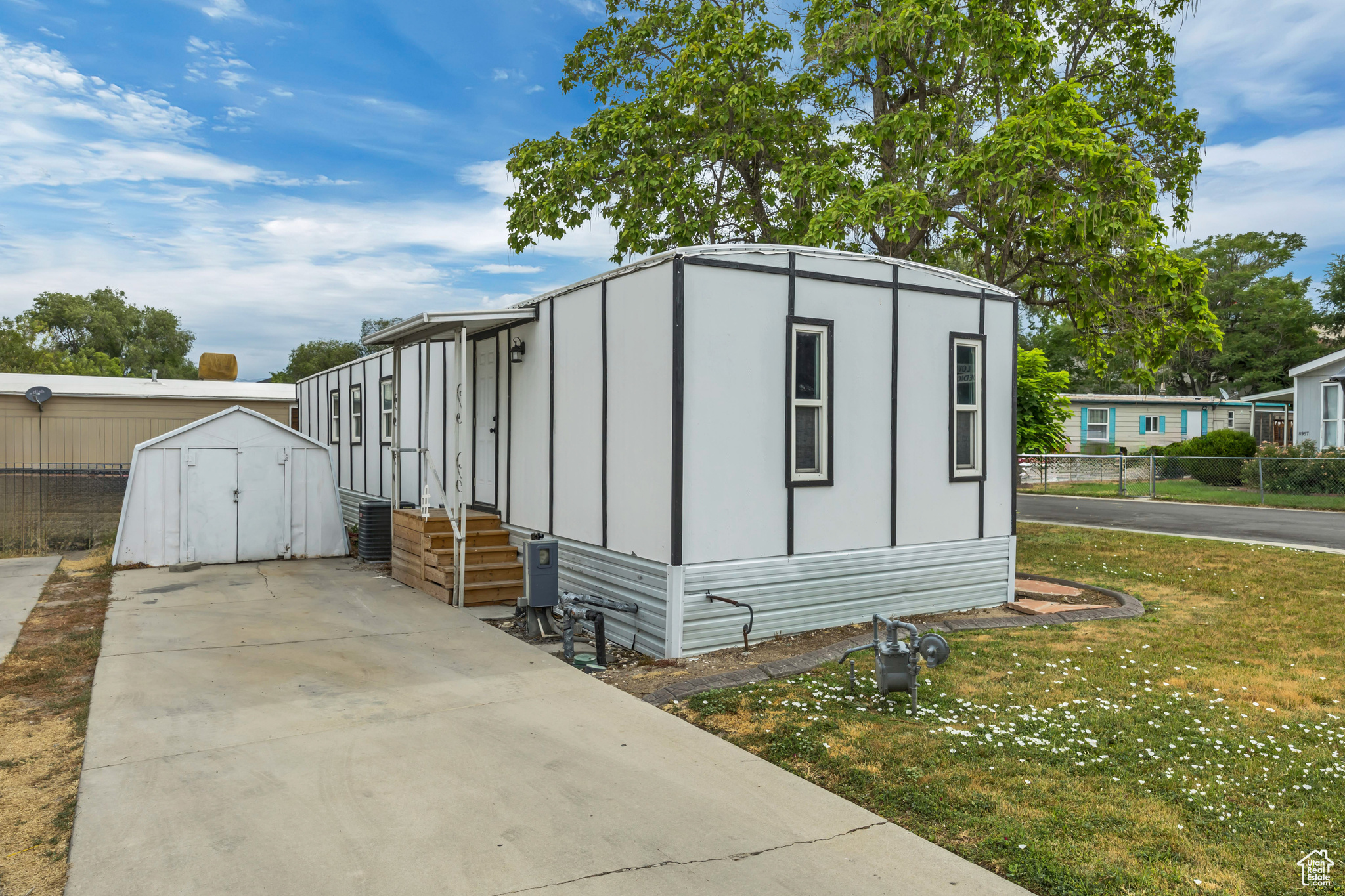 SANDEE VILLAGE - Residential