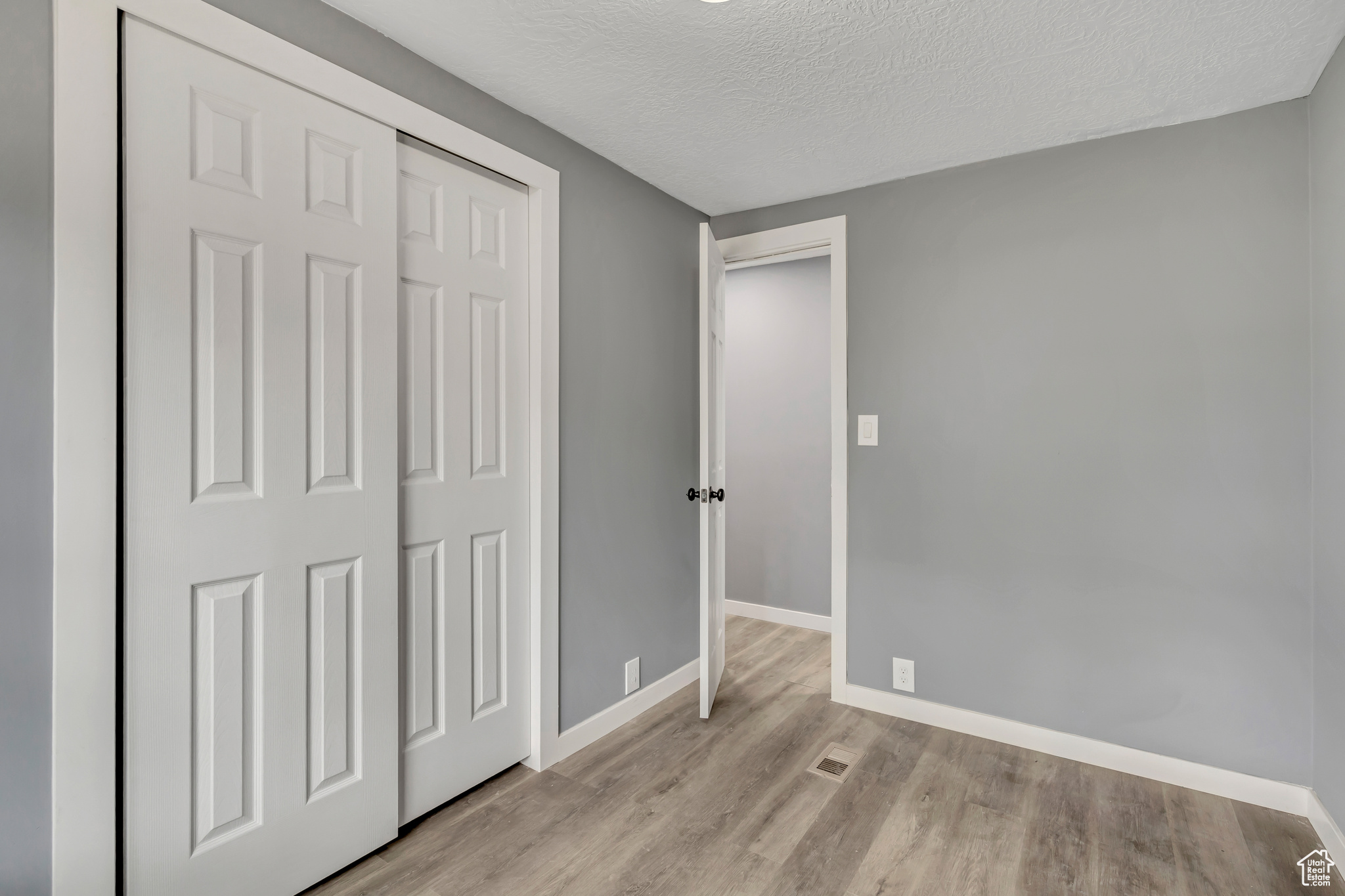 SANDEE VILLAGE - Residential