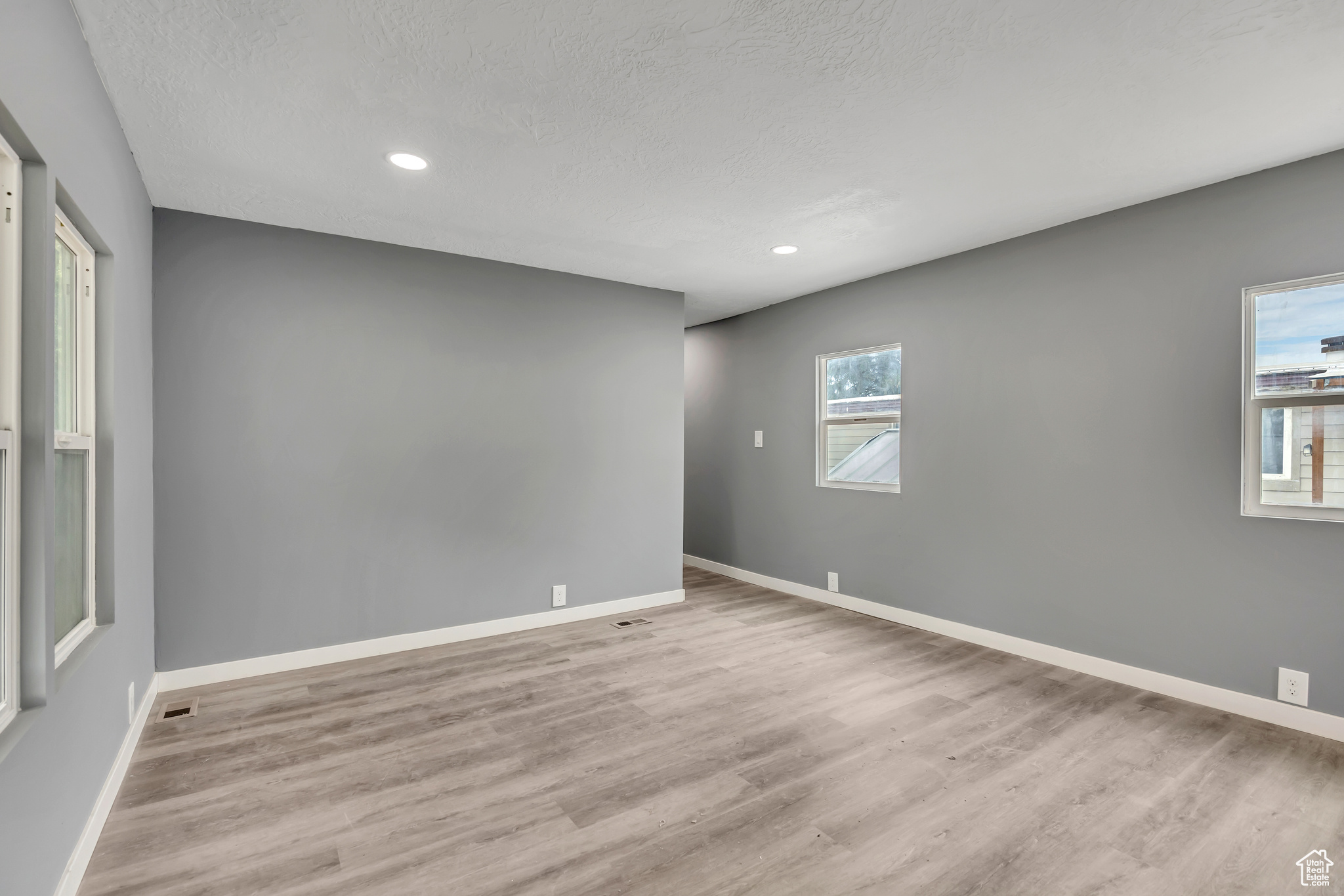 SANDEE VILLAGE - Residential