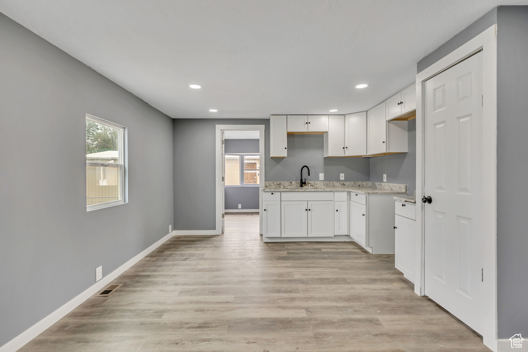 SANDEE VILLAGE - Residential