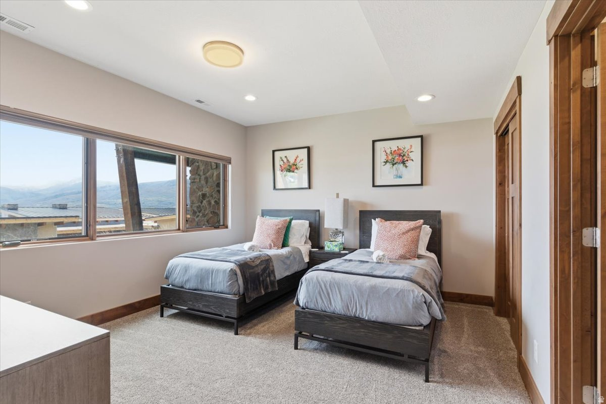 THE RIDGE TOWNHOMES - Residential