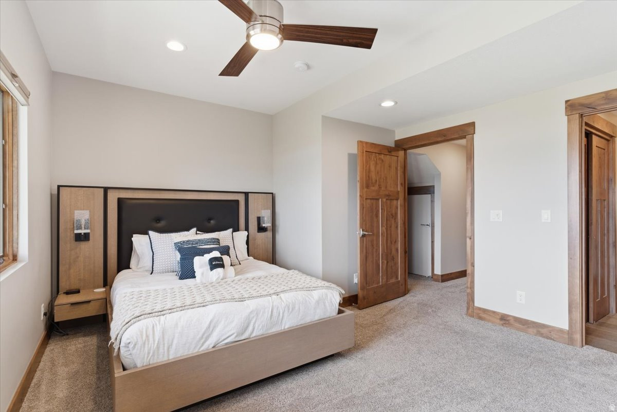 THE RIDGE TOWNHOMES - Residential