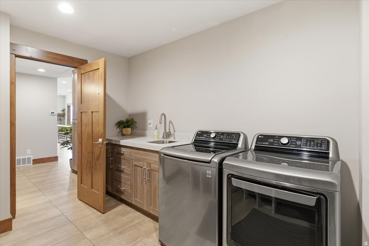 THE RIDGE TOWNHOMES - Residential