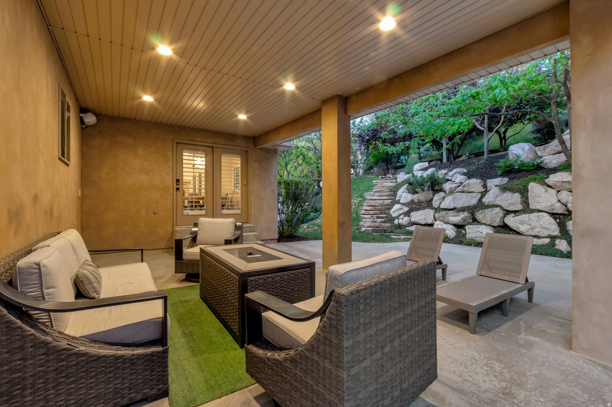 EAGLEPOINTE ESTATES - Residential