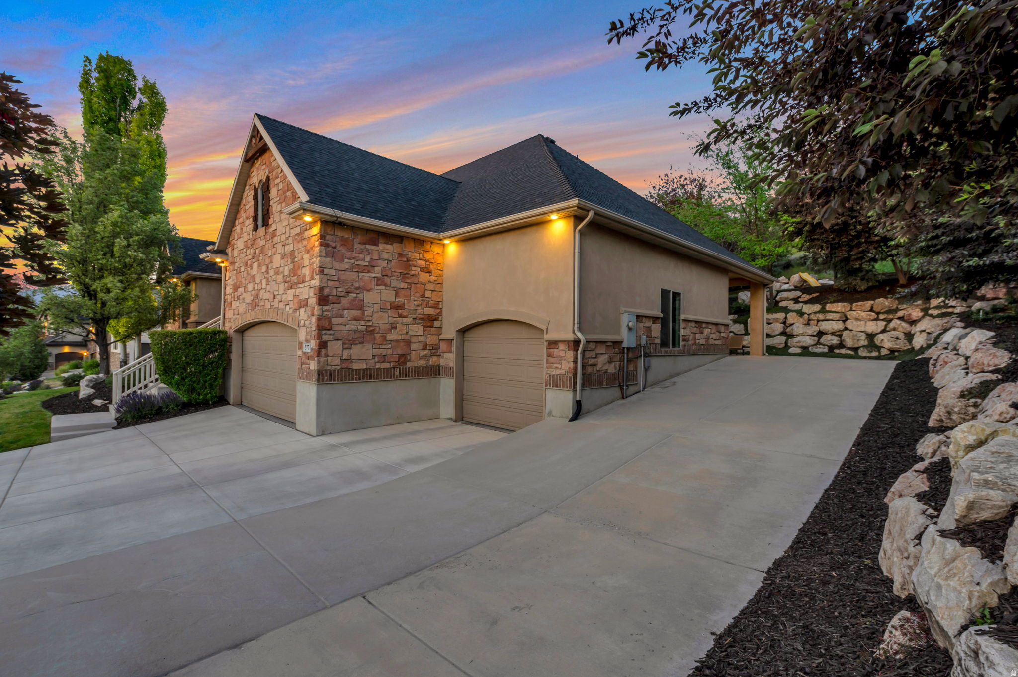 EAGLEPOINTE ESTATES - Residential