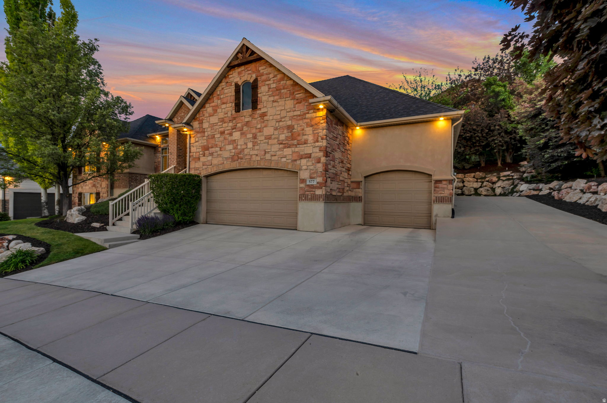 EAGLEPOINTE ESTATES - Residential