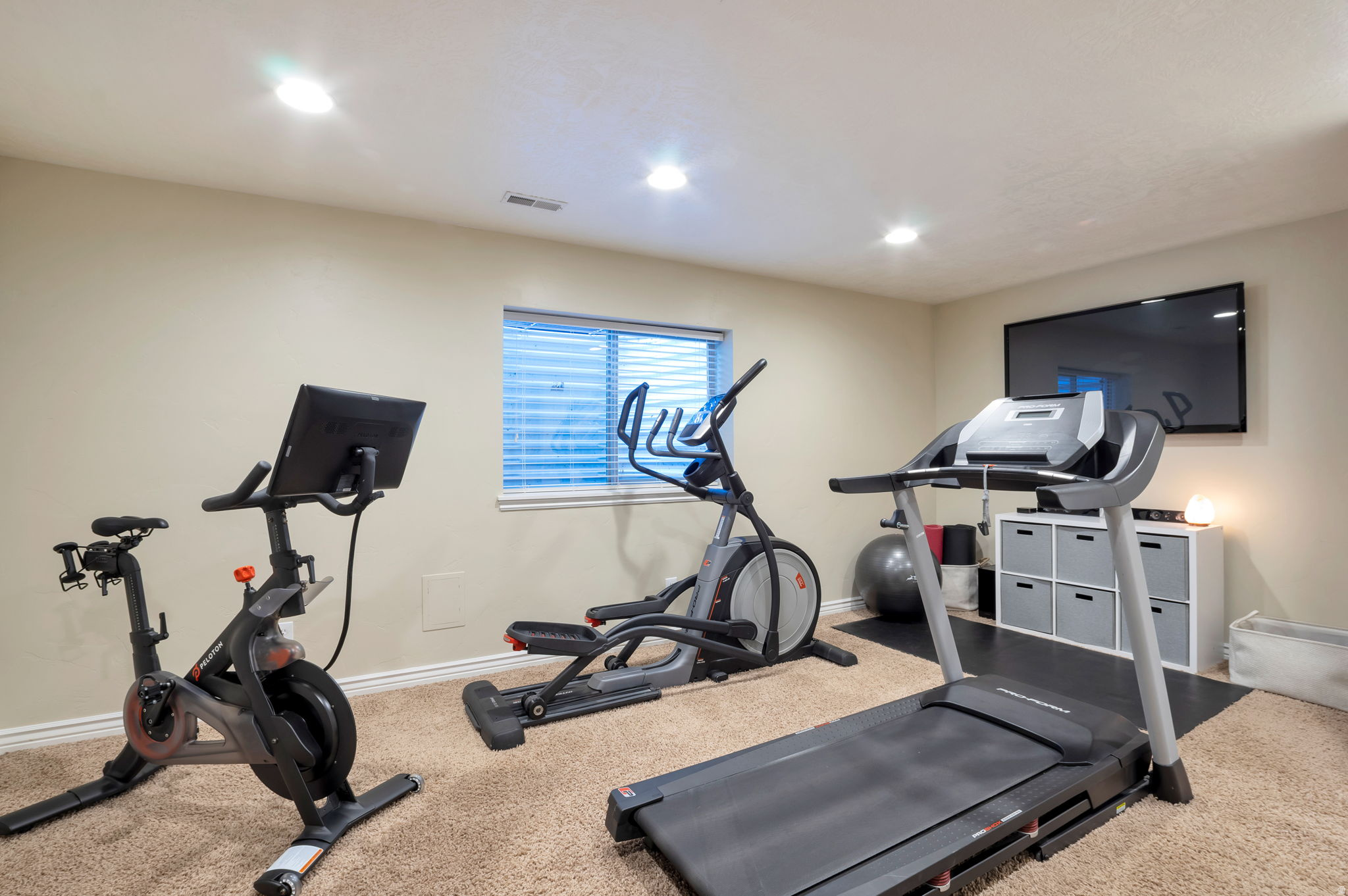 EAGLEPOINTE ESTATES - Residential
