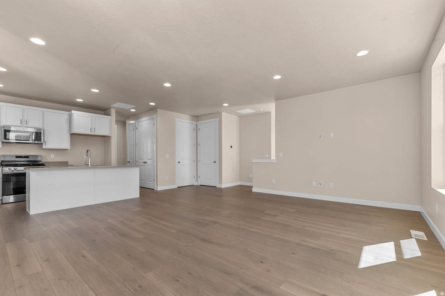 BROADVIEW SHORES COTTAGE 808 - Residential