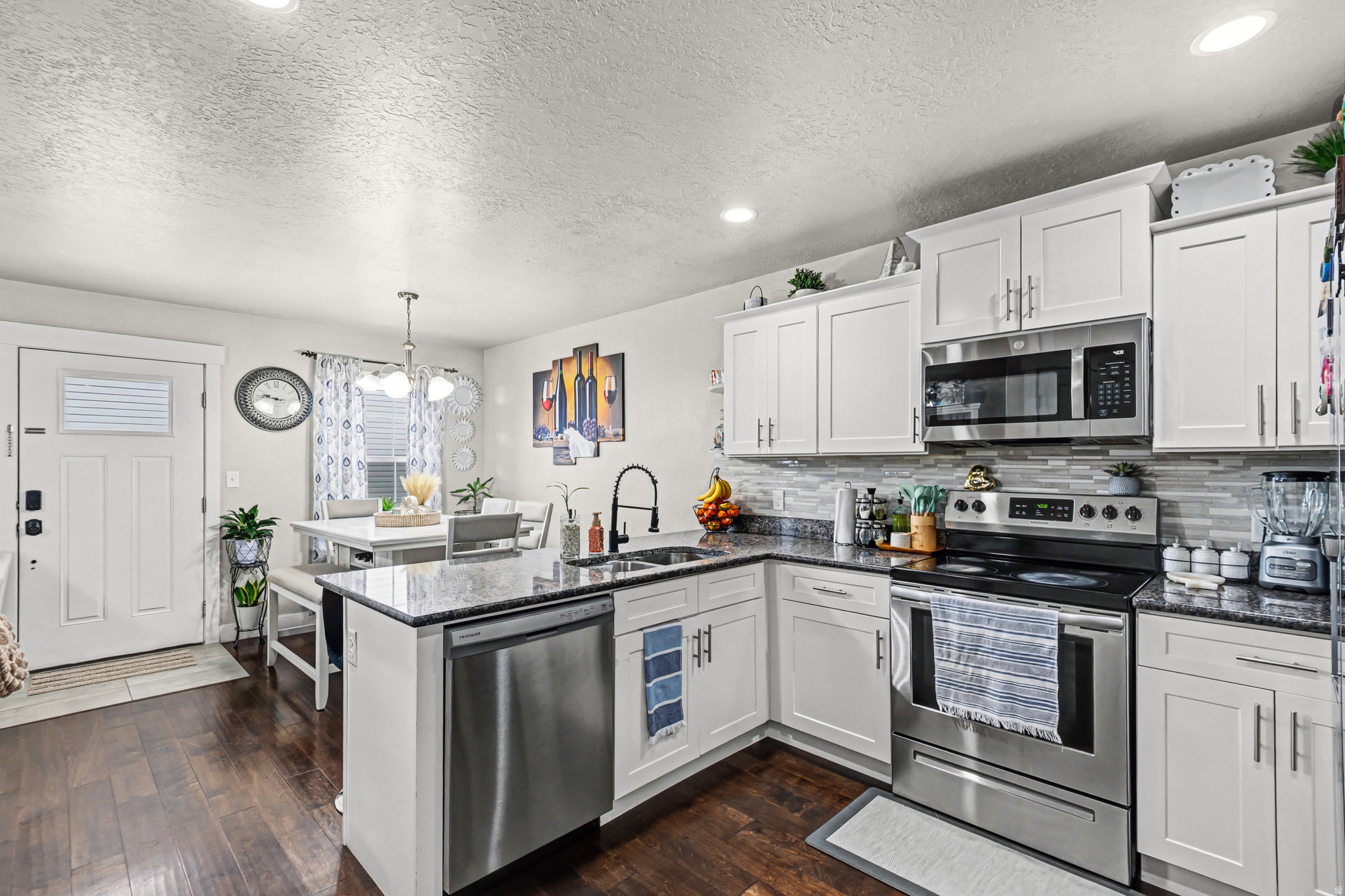 COLONIAL PARK - Residential