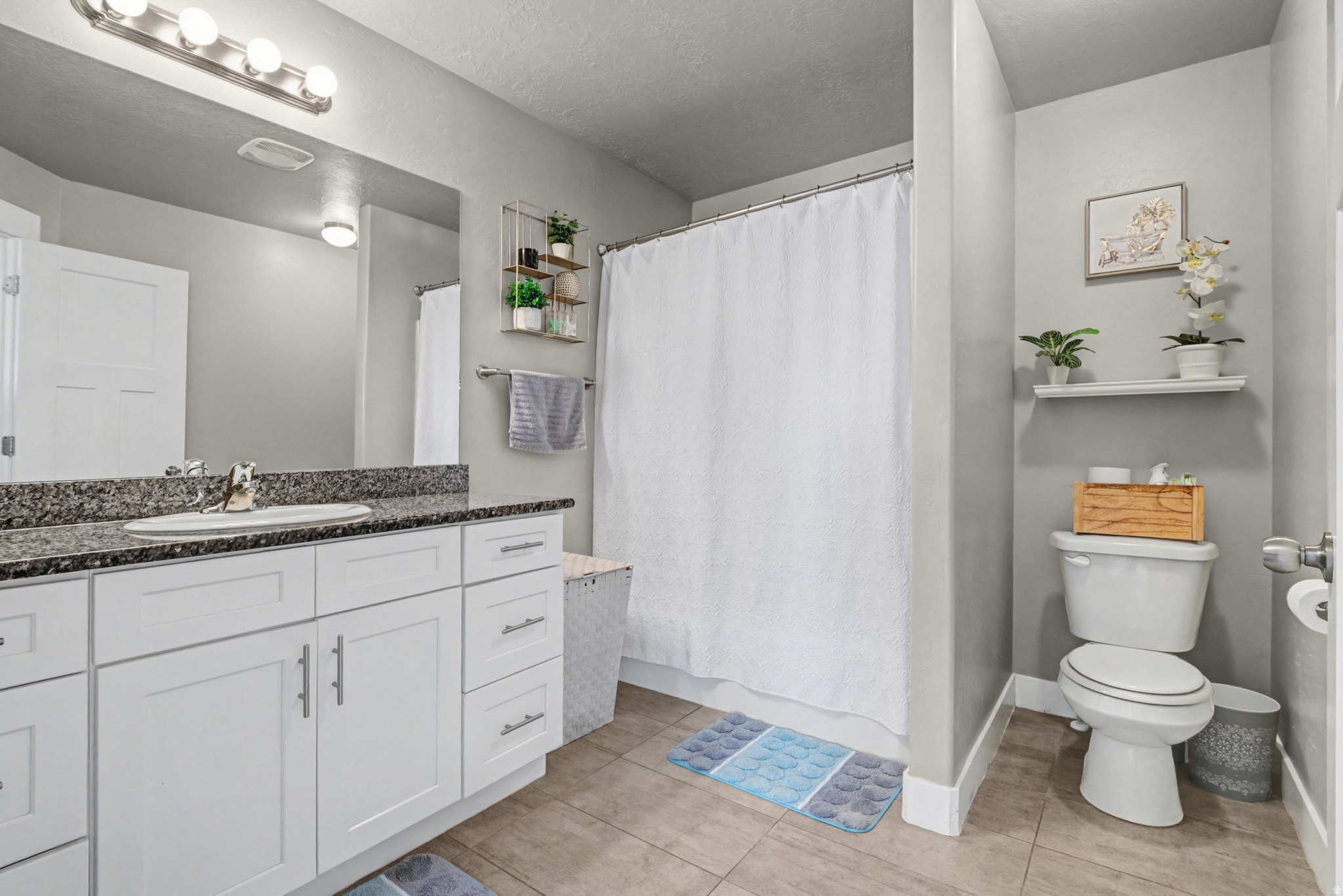 COLONIAL PARK - Residential