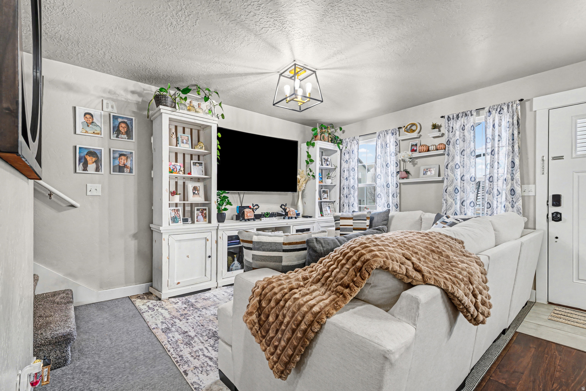 COLONIAL PARK - Residential