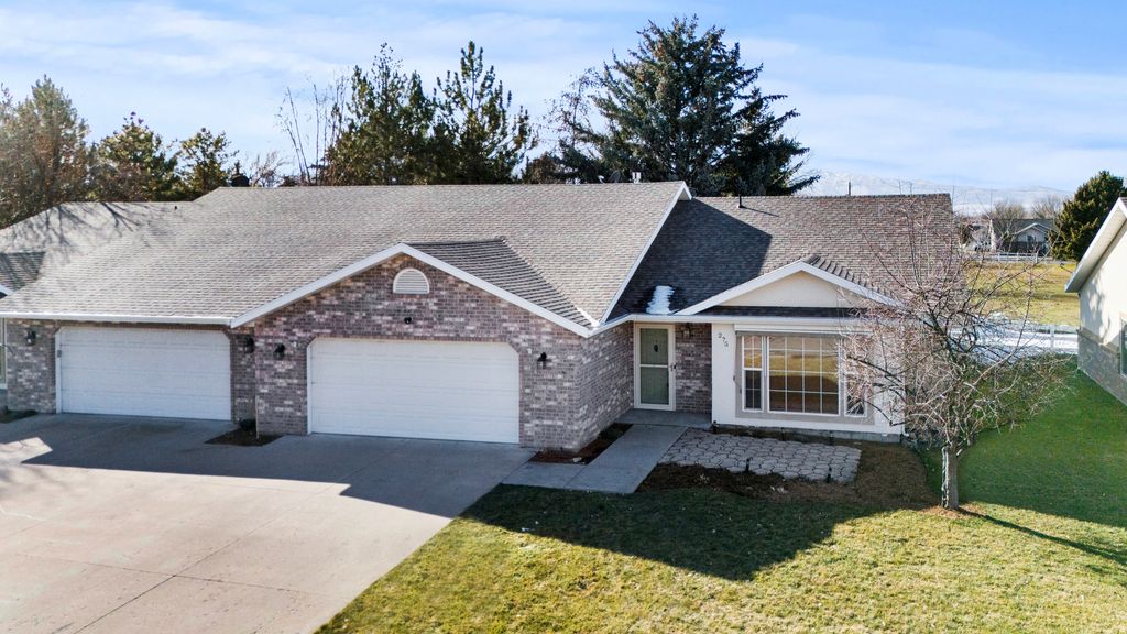 Photo of 275 N MOUNTAIN LN W, Providence, UT 84332 (MLS # 2135399)