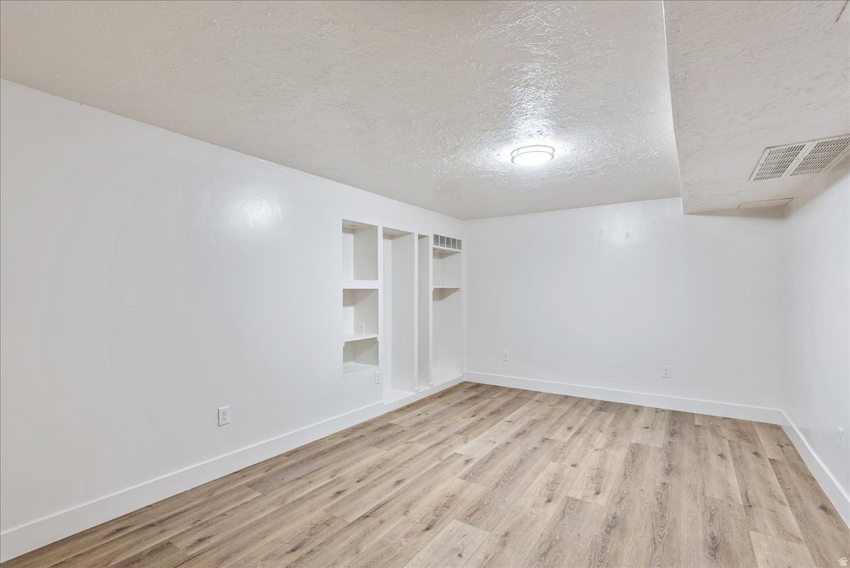 ROCHELLE PARK - Residential