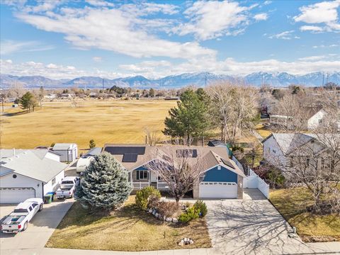 Photo of 3899 S CHATTERLEIGH RD, West Valley City, UT 84128 (MLS # 2140036)