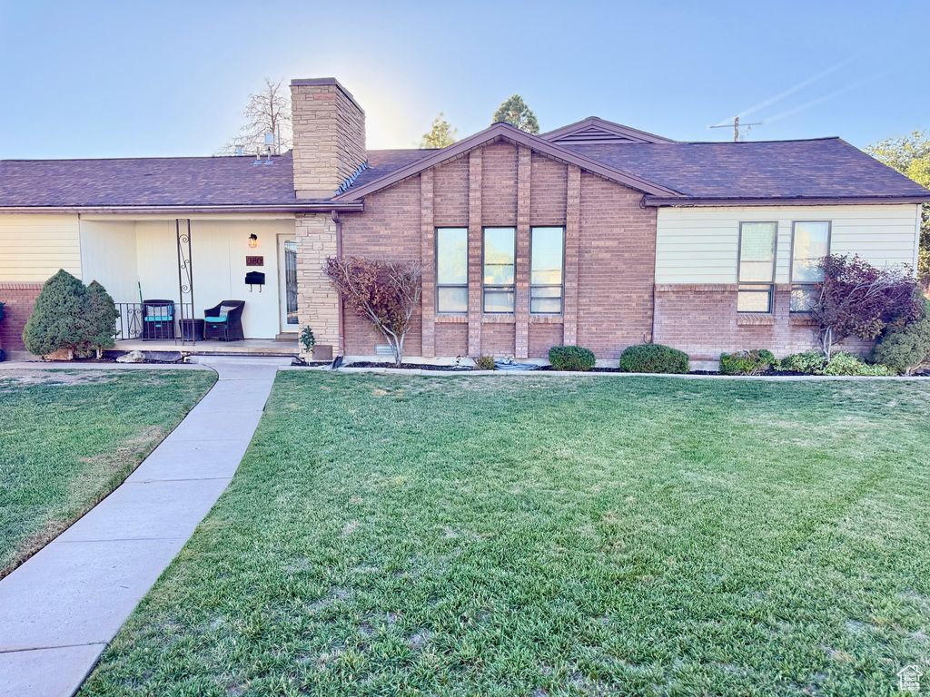 Photo of 380 S 100 E, Vernal, UT 84078 (MLS # 2115279)