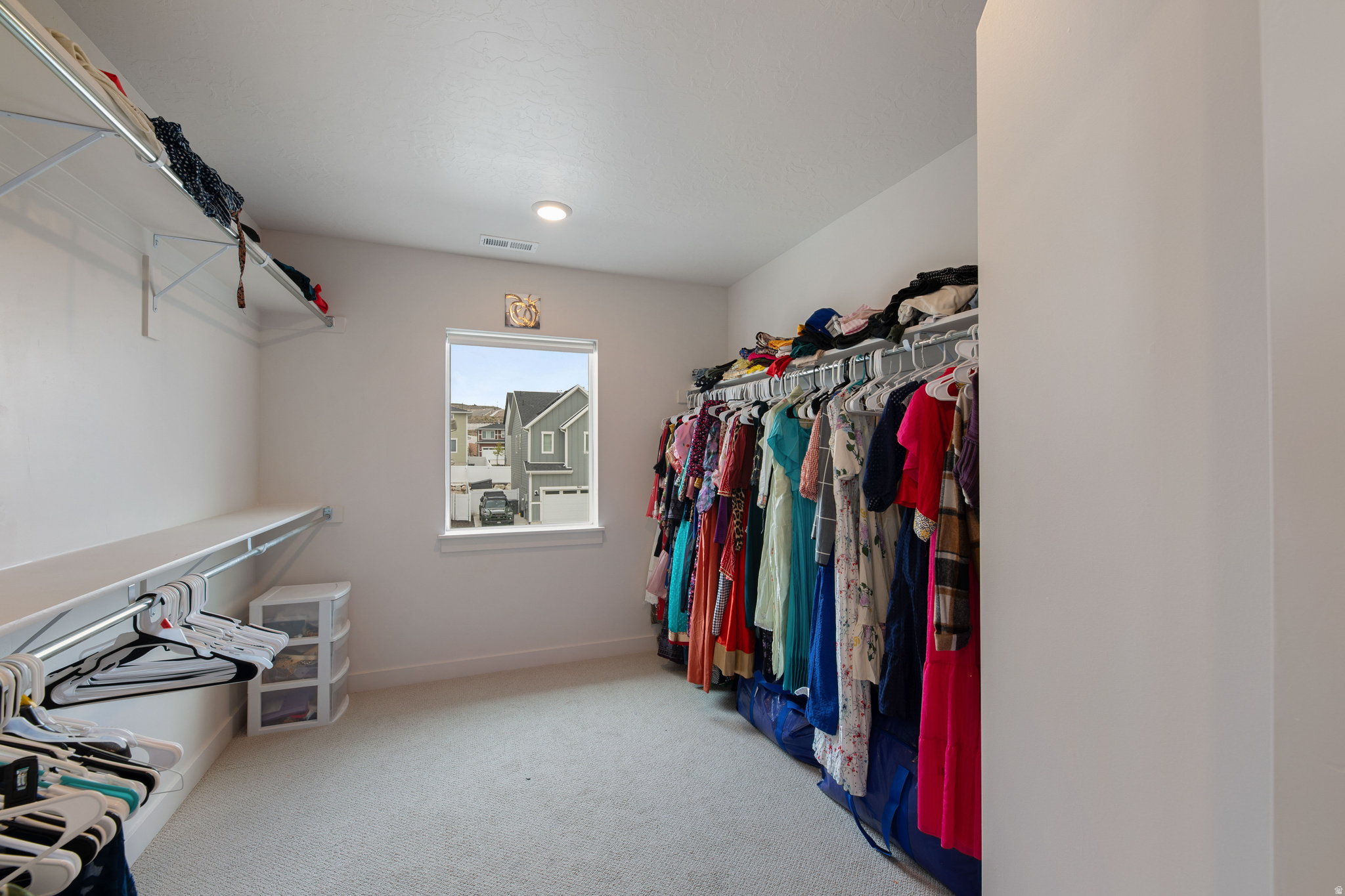 EMERALD CLOVER - Residential Lease