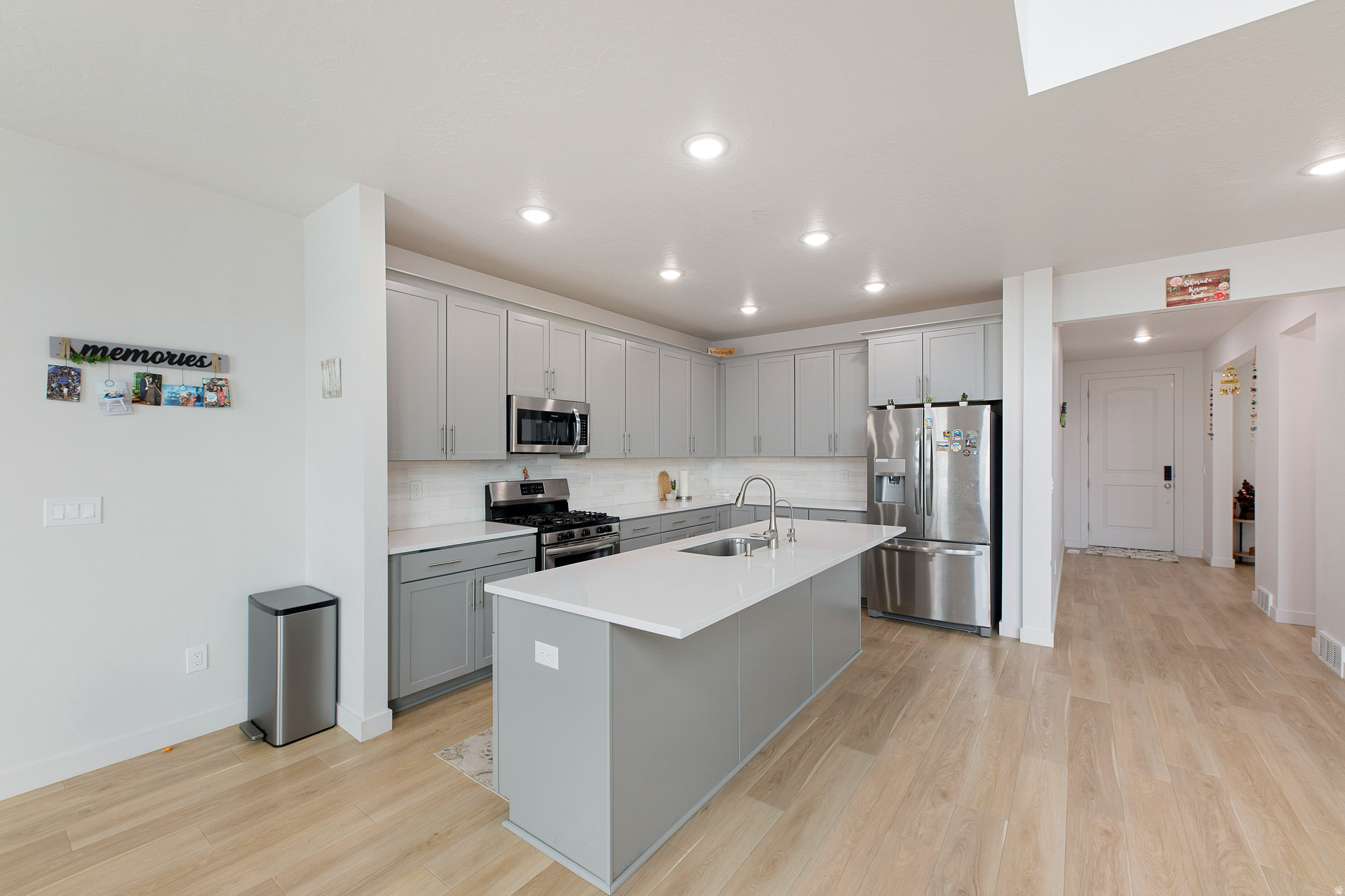 EMERALD CLOVER - Residential Lease