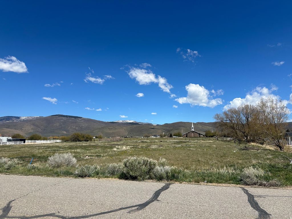Photo of 582 ASPEN RD #C25, Kamas, UT 84036 (MLS # 2155148)