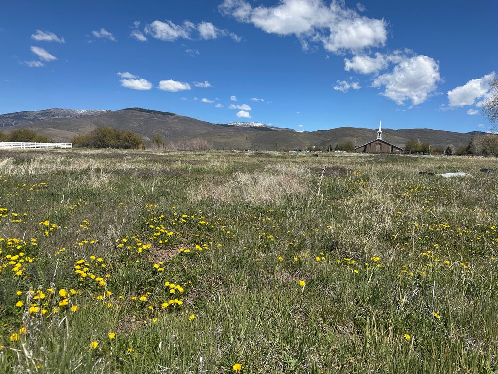 Photo of 582 ASPEN RD #C25, Kamas, UT 84036 (MLS # 2155148)