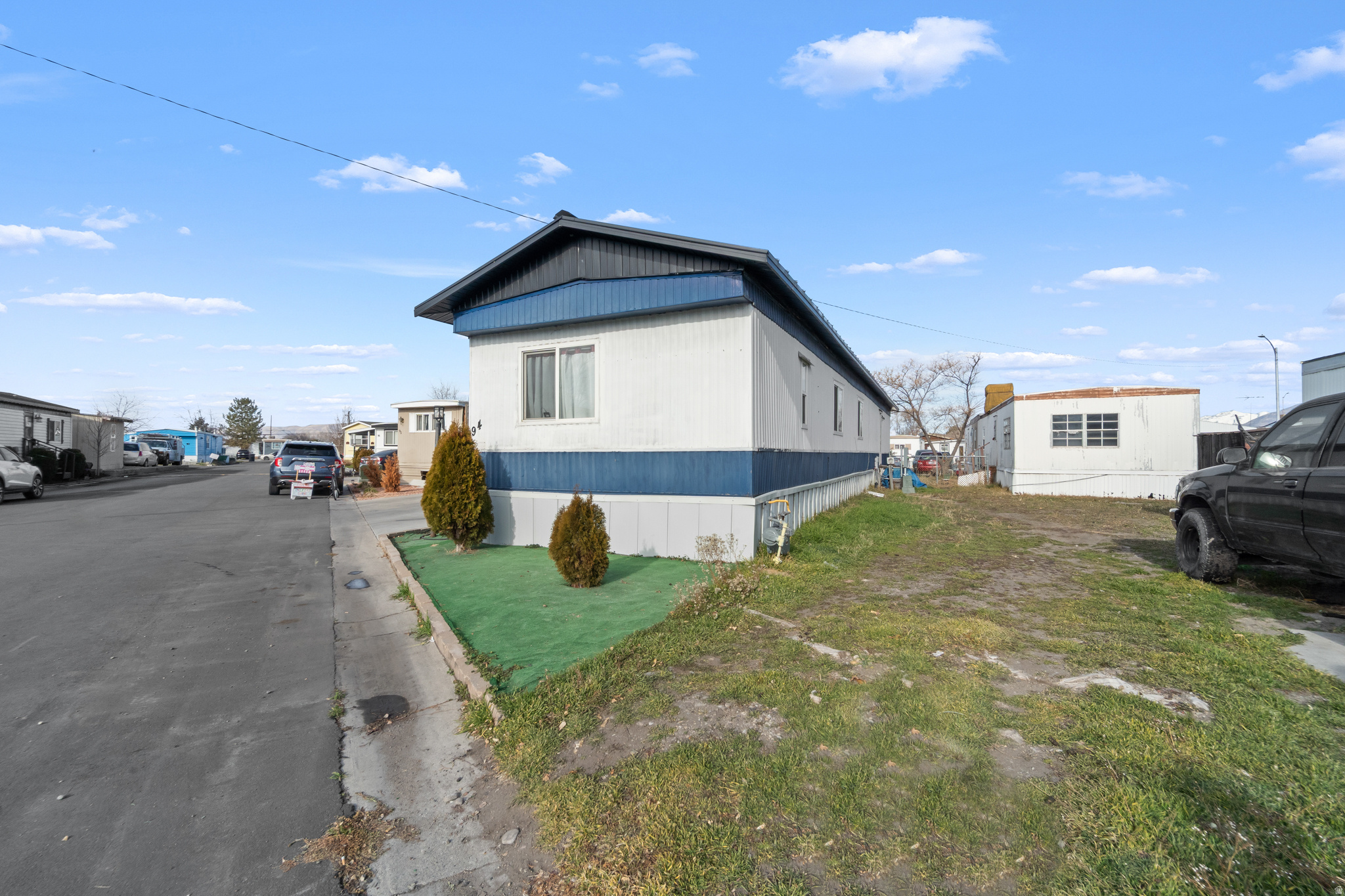 LAMPLIGHTER ESTATES MOBILE HOME PARK - Residential