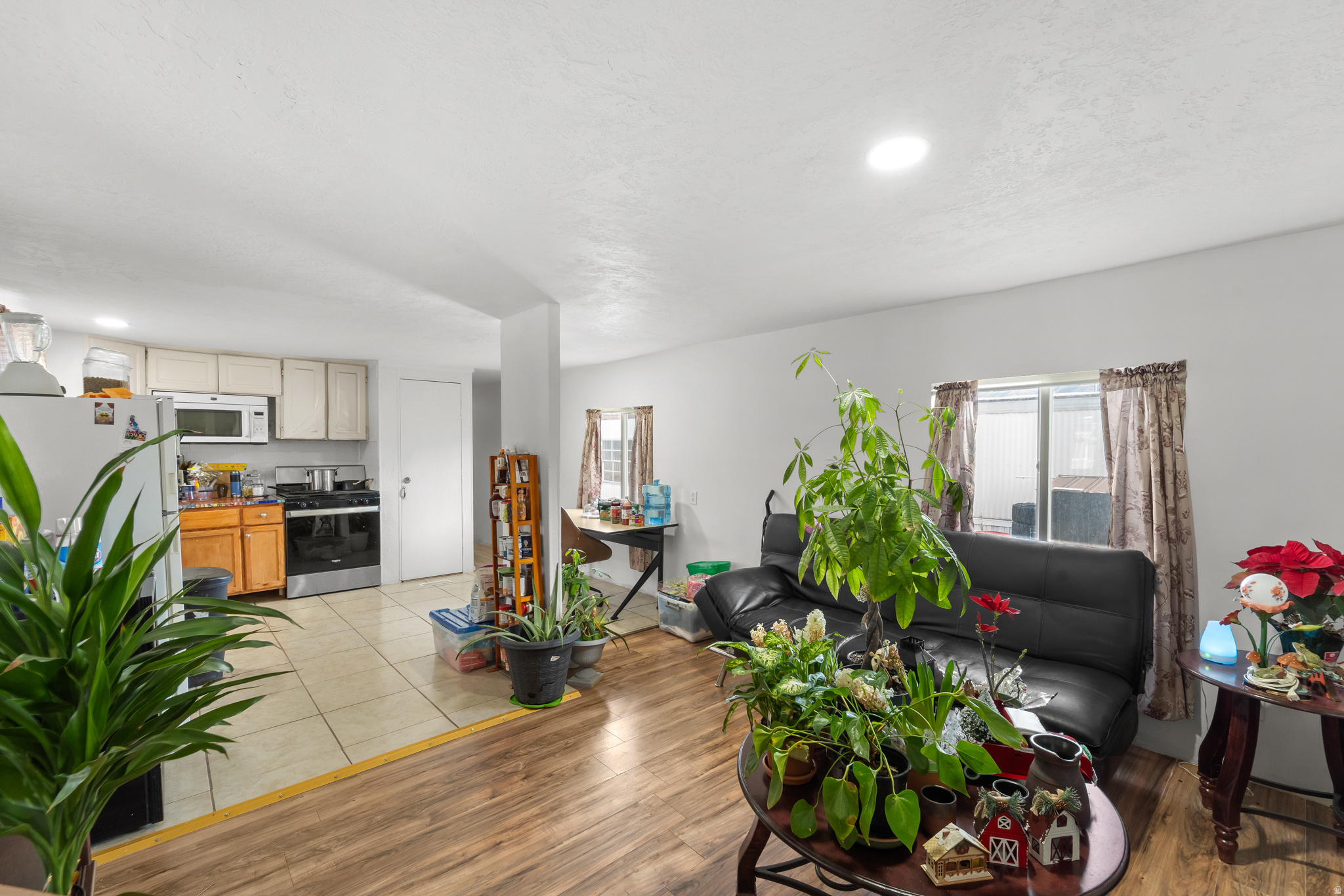 LAMPLIGHTER ESTATES MOBILE HOME PARK - Residential