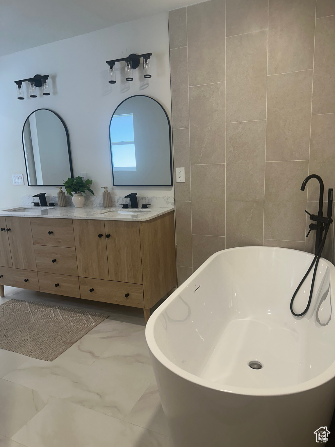 NORTH CANYON ESTATES - Residential