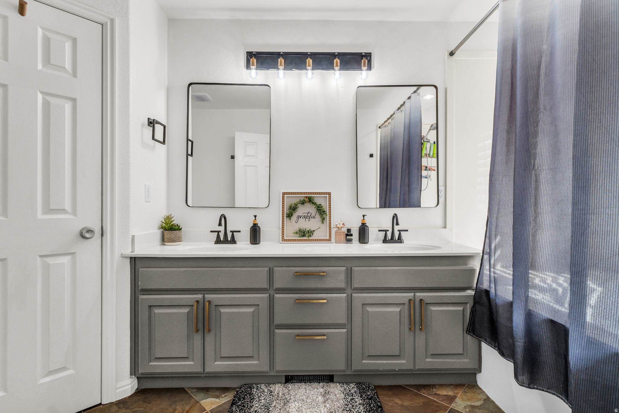 CANYON SOUTH - Residential