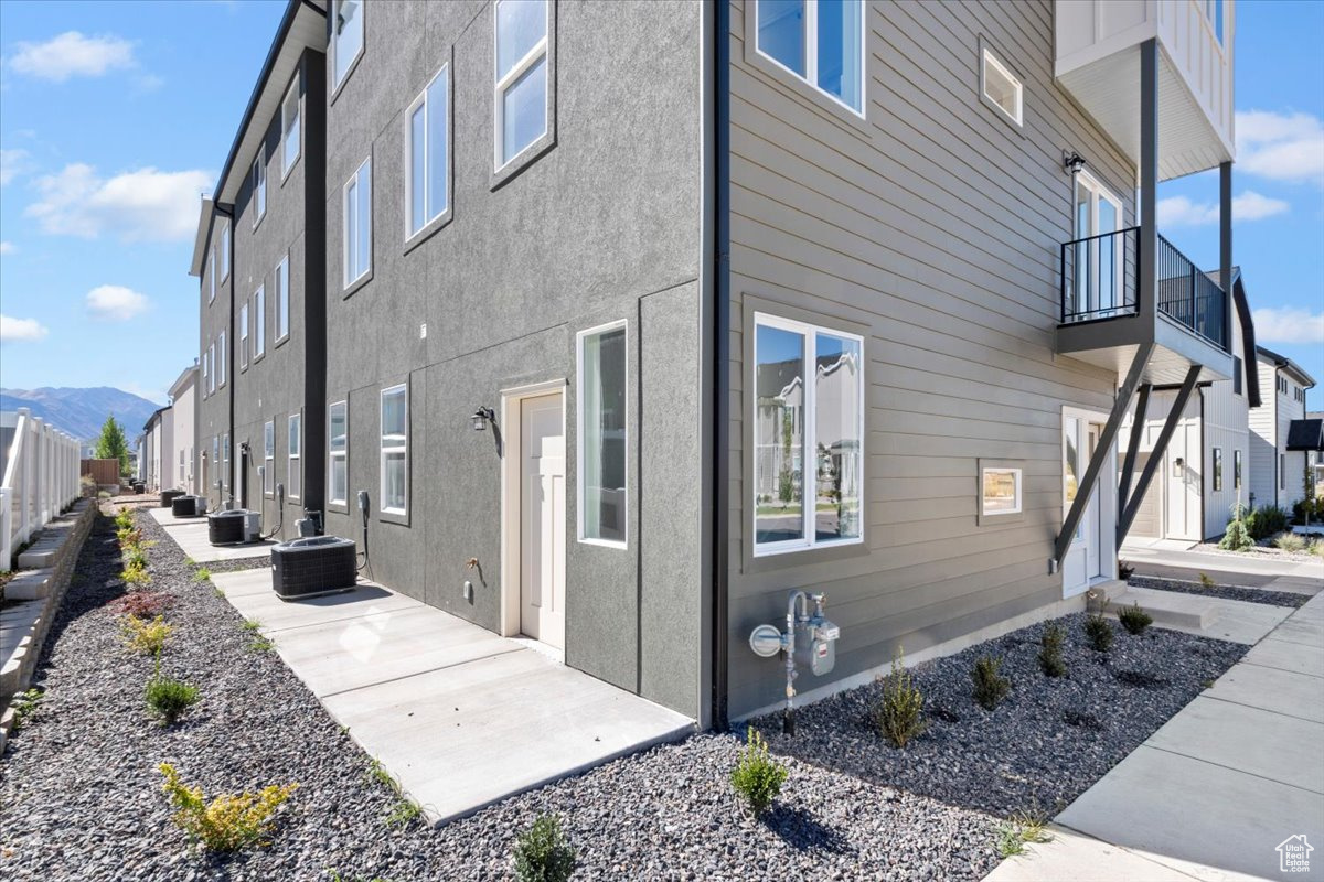 WESTFIELDS CENTRAL - Residential