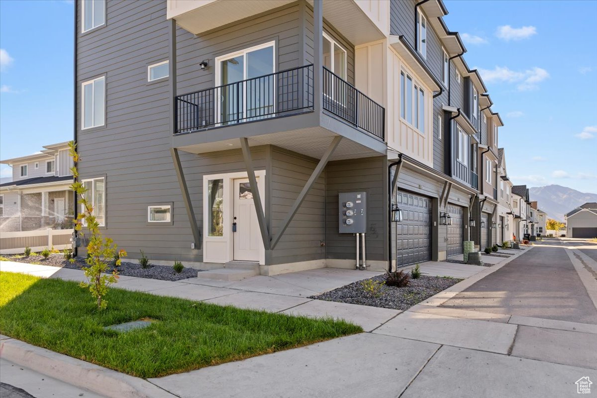 WESTFIELDS CENTRAL - Residential