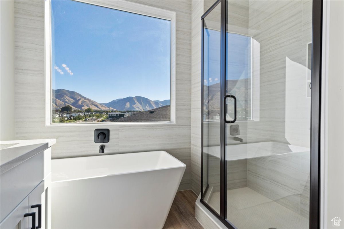 WESTFIELDS CENTRAL - Residential