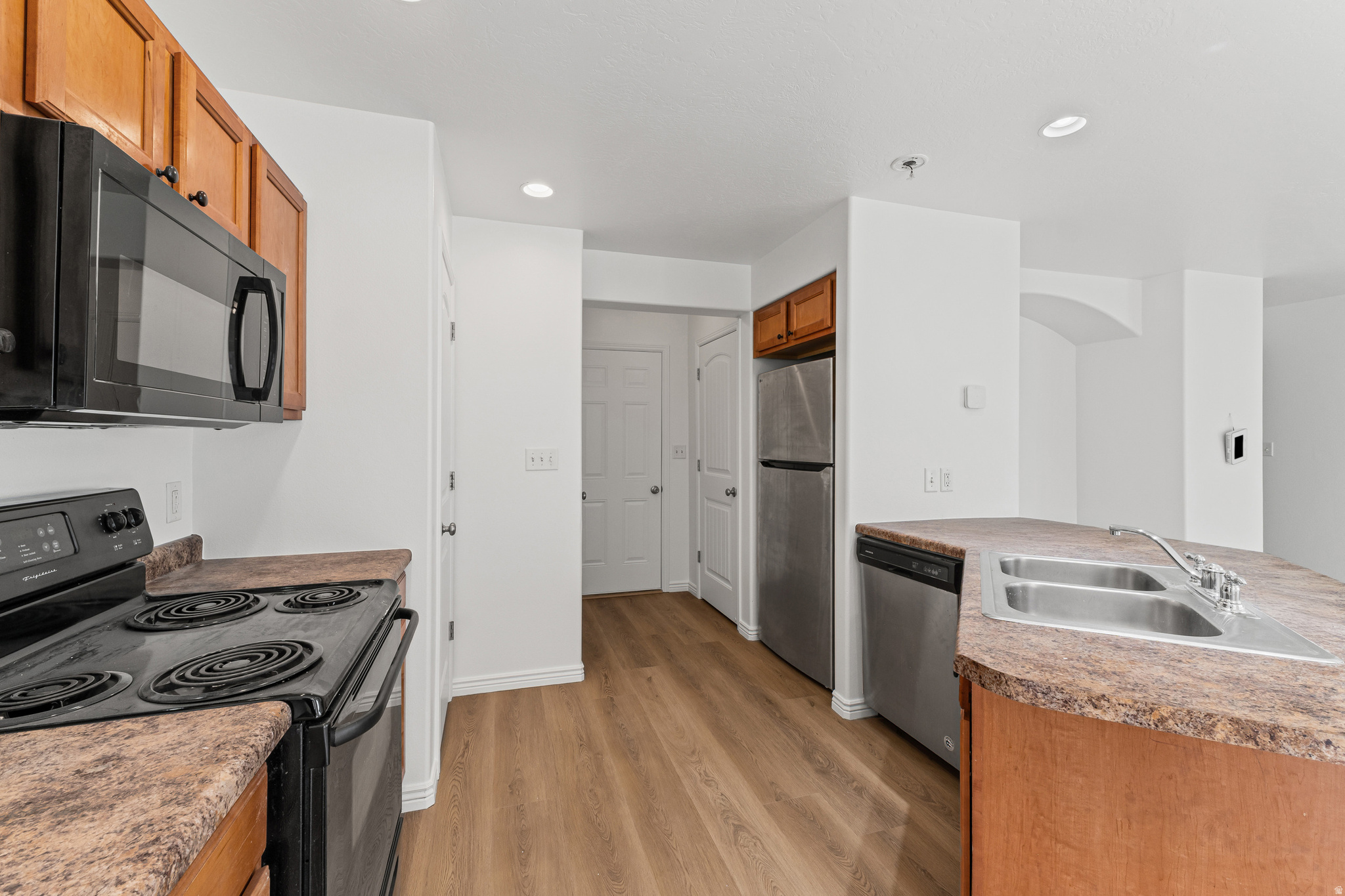 WHISPERING WILLOWS - Residential