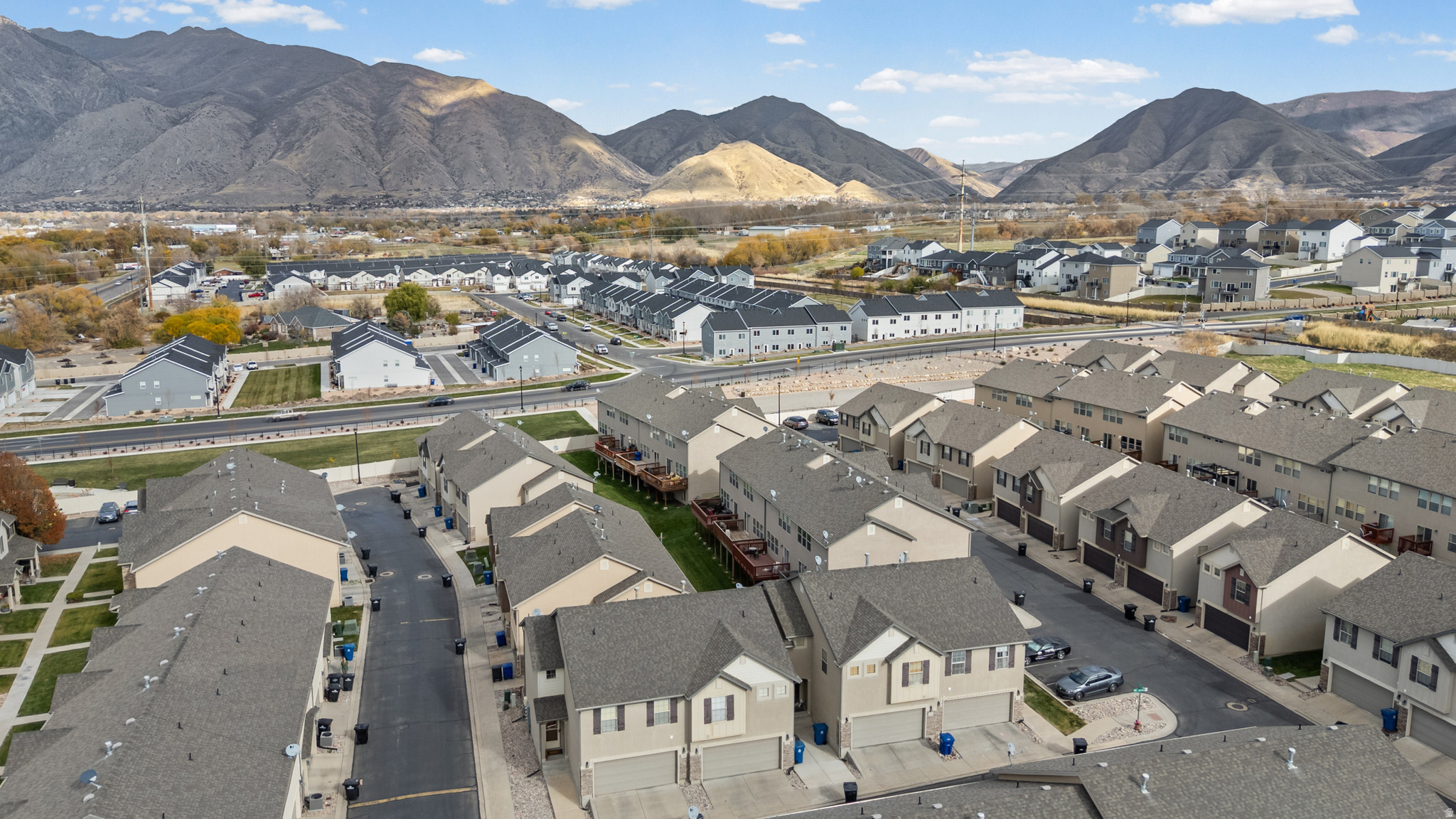 WHISPERING WILLOWS - Residential