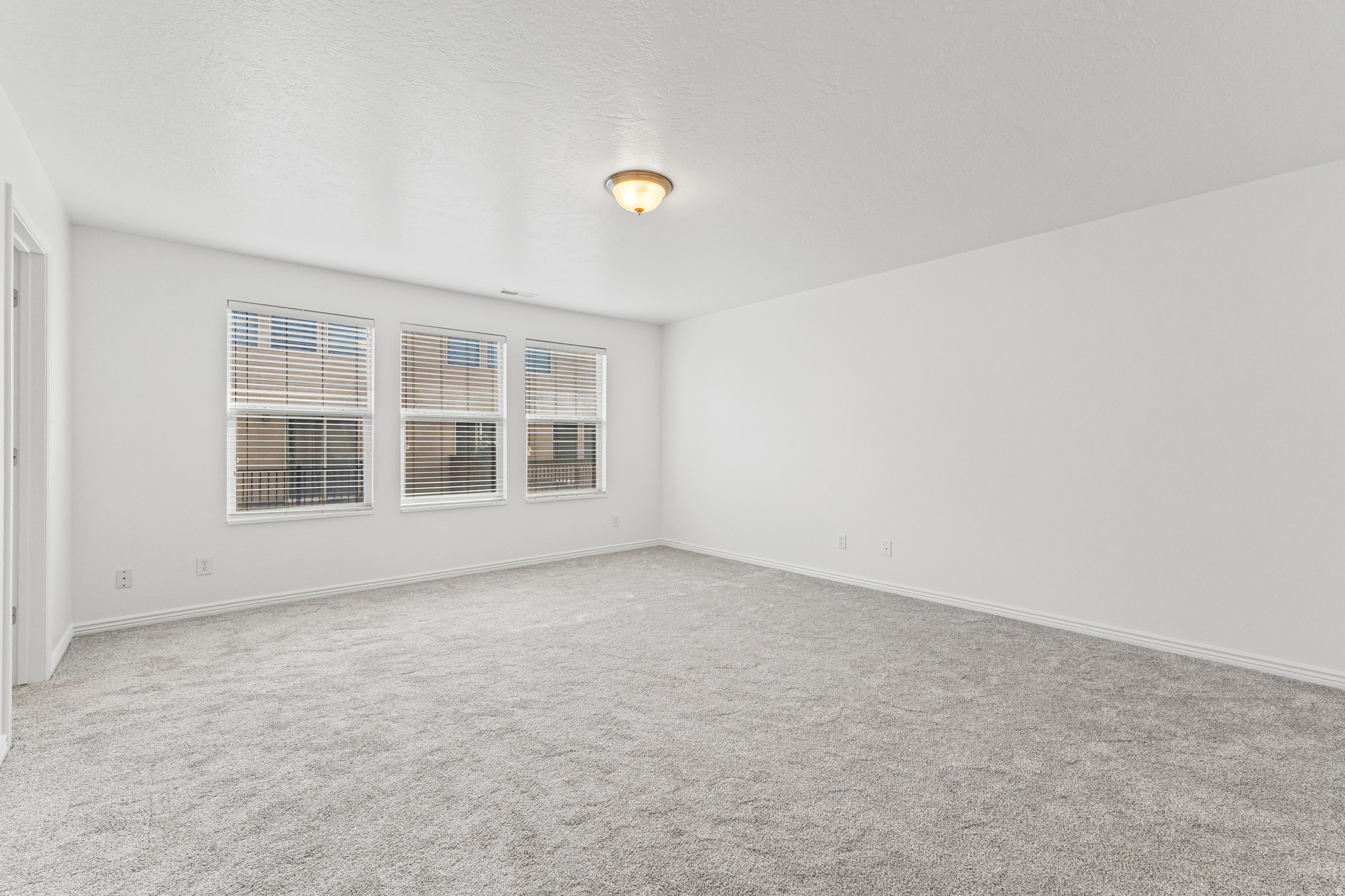 WHISPERING WILLOWS - Residential