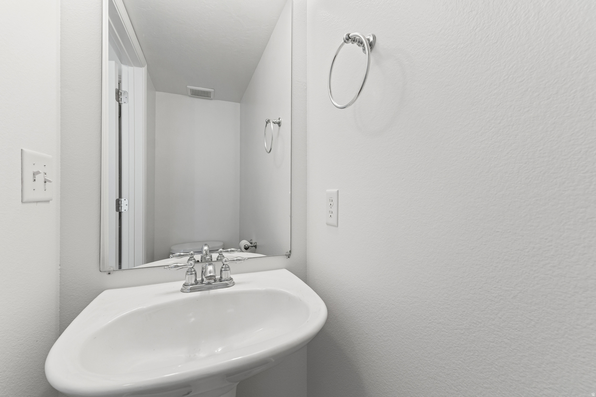 WHISPERING WILLOWS - Residential