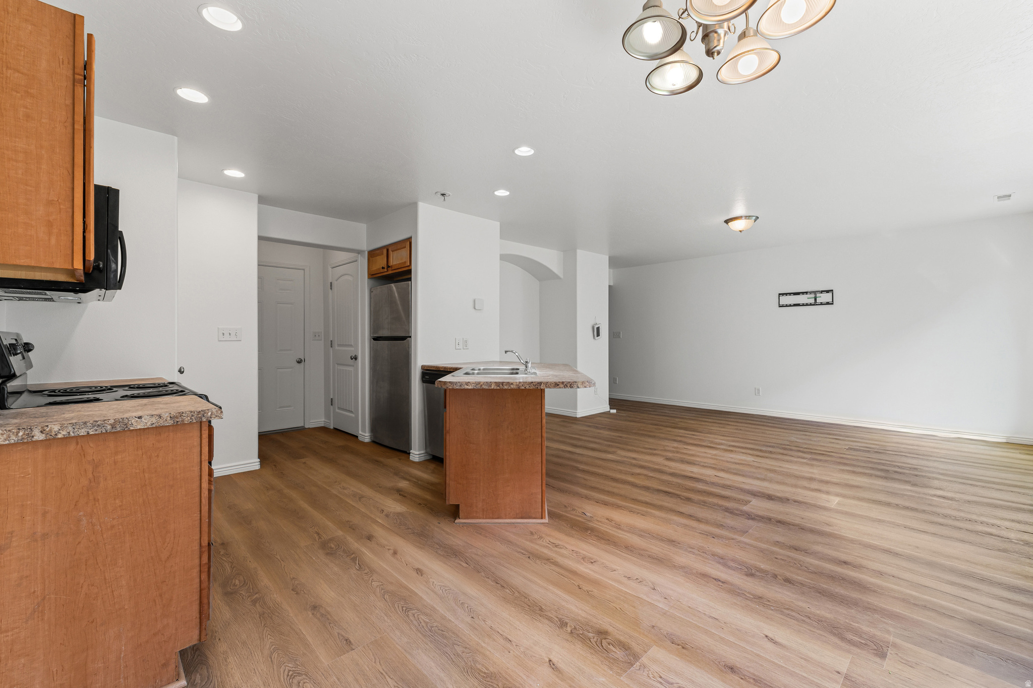 WHISPERING WILLOWS - Residential