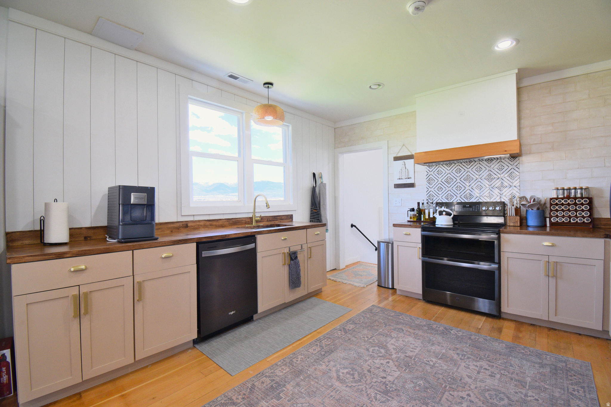 OAKER HILLS - Residential